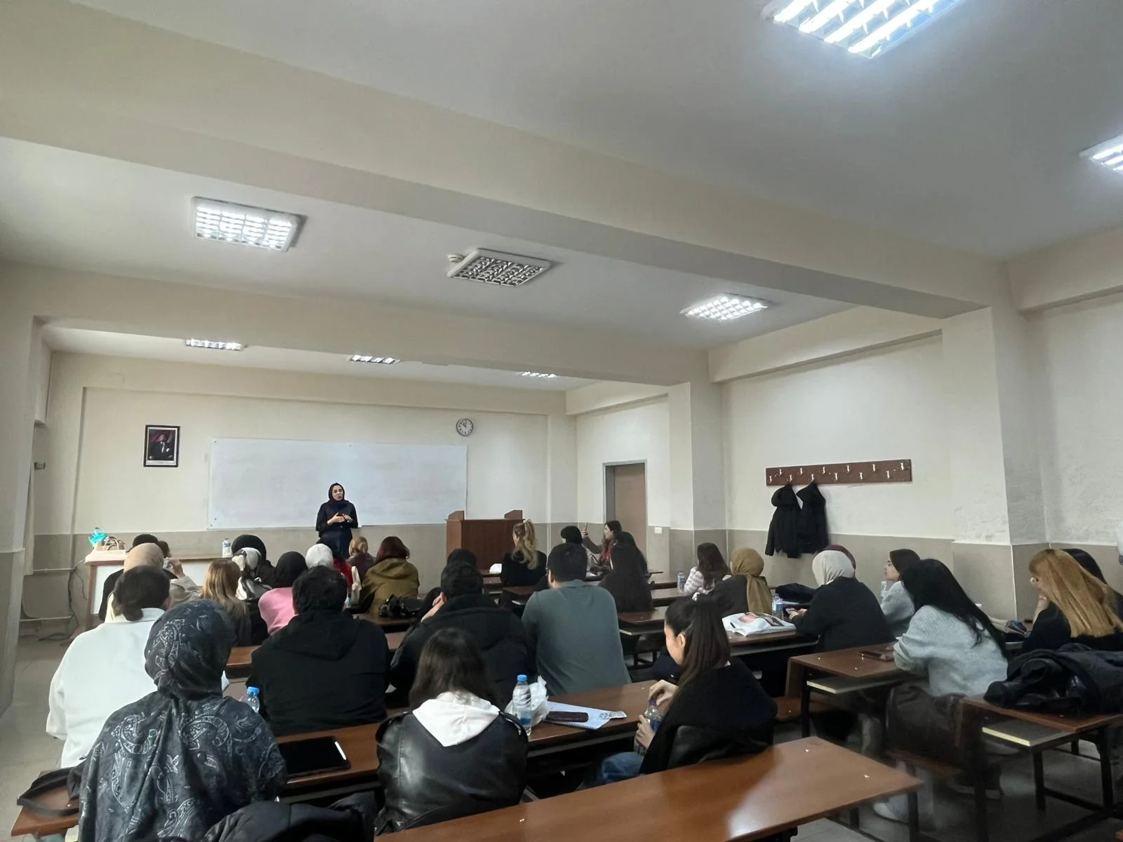 Klinik ve Toplu Beslenme Sistemlerinde Diyetisyen Olmak