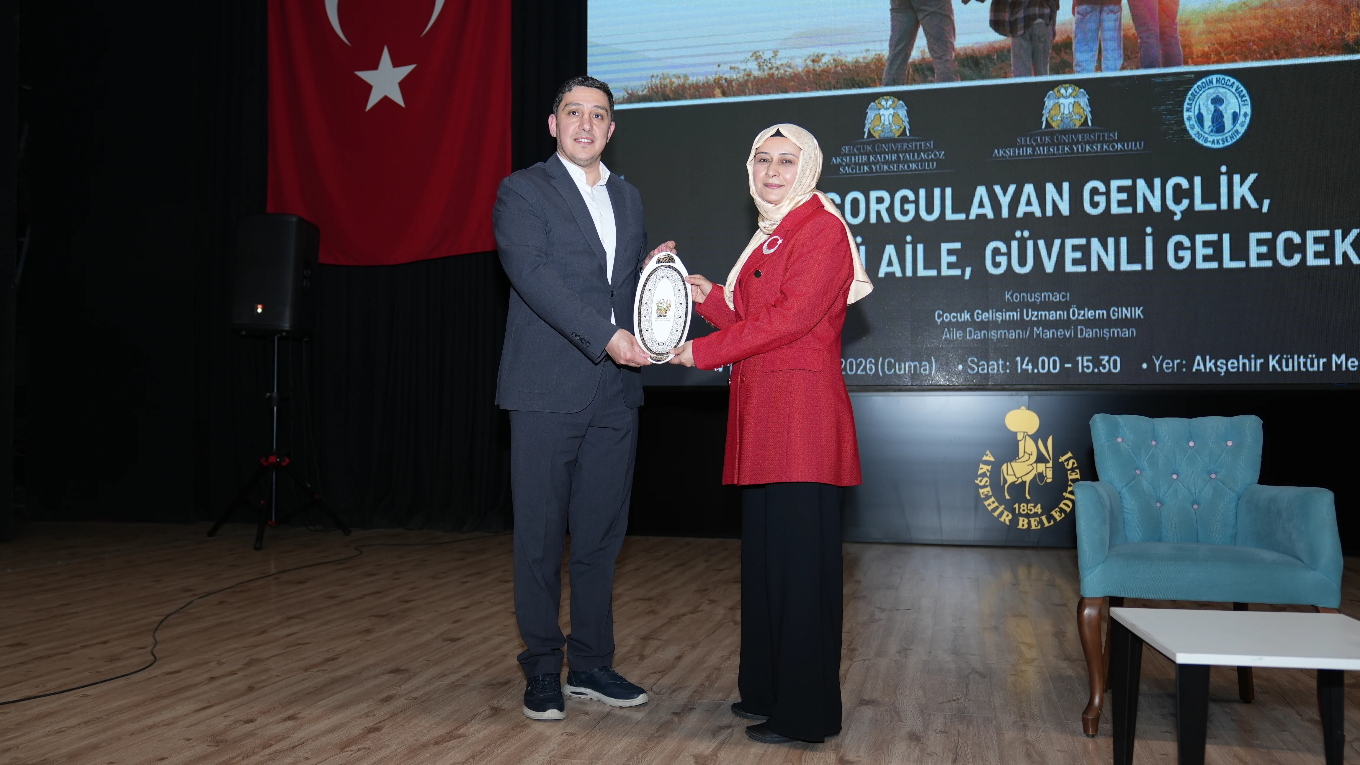 Sorgulayan Gençlik Güçlü Aile Güvenli Gelecek Semineri