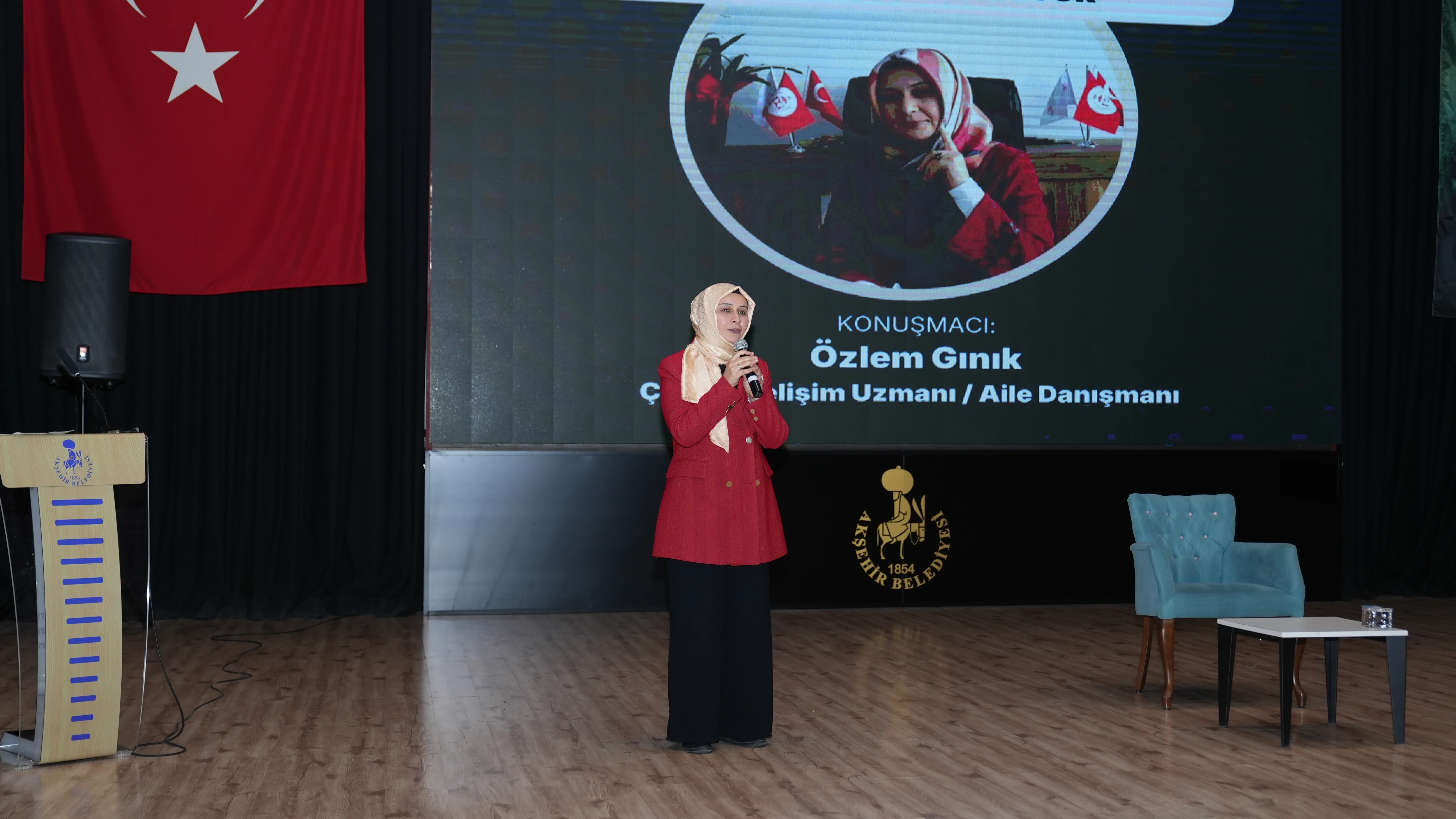 Sorgulayan Gençlik Güçlü Aile Güvenli Gelecek Semineri