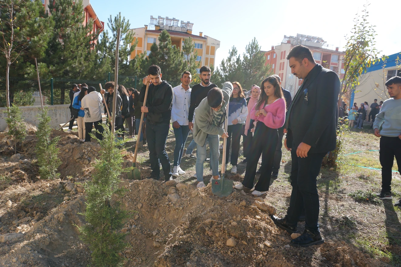 "100 Fidan 100 Nefes" Fidan Dikim Etkinliğini Gerçekleştirdik.