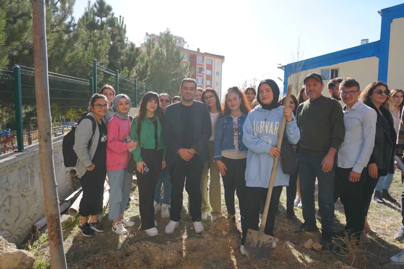 "100 Fidan 100 Nefes" Fidan Dikim Etkinliğini Gerçekleştirdik.