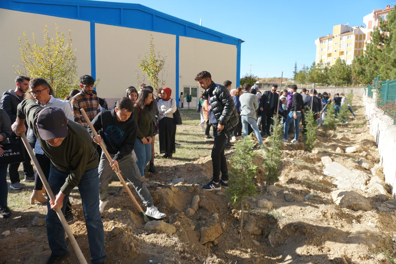 "100 Fidan 100 Nefes" Fidan Dikim Etkinliğini Gerçekleştirdik.
