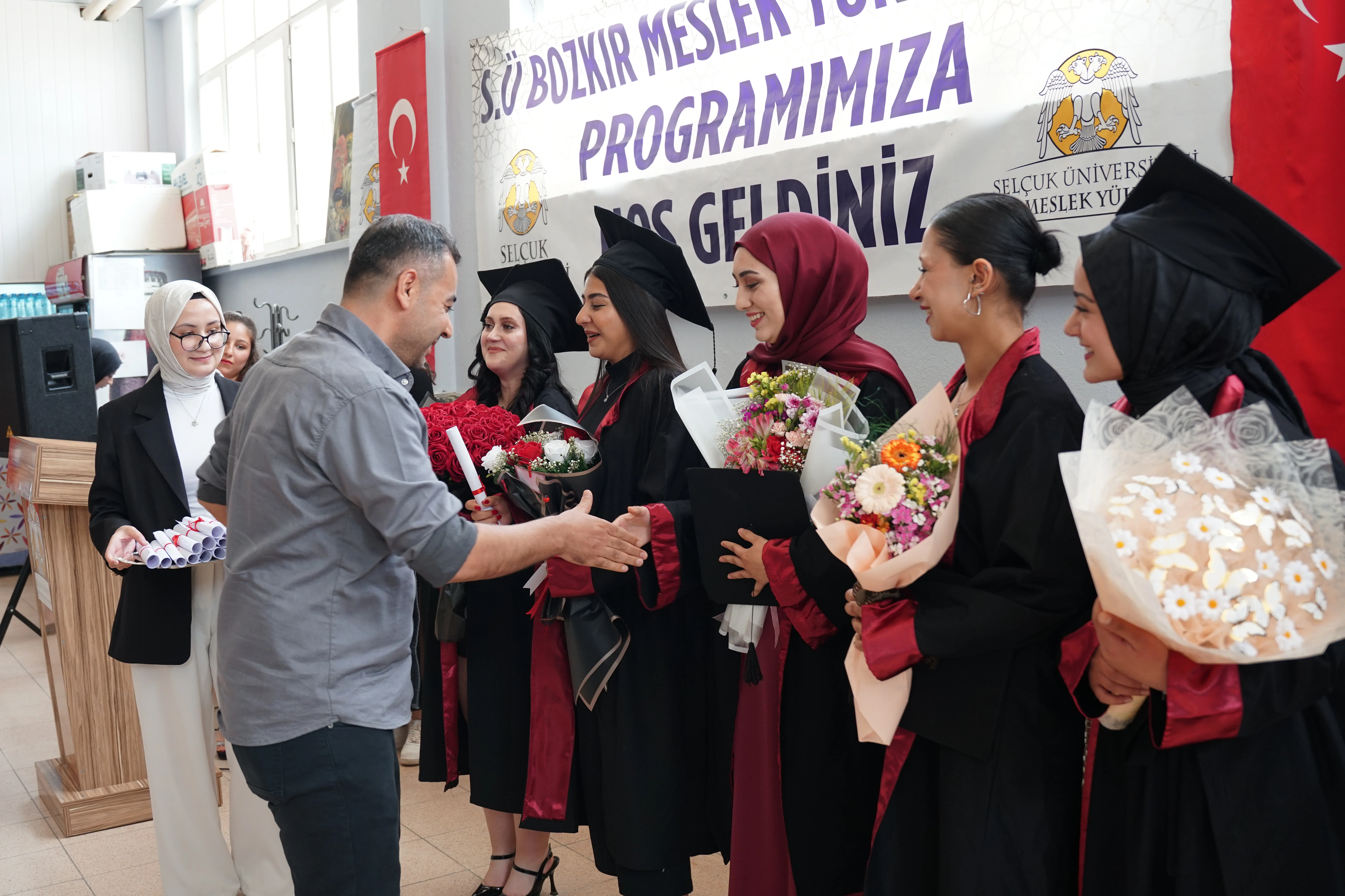 Bozkır Meslek Yüksekokulu’ndan 31. Mezuniyet Coşkusu