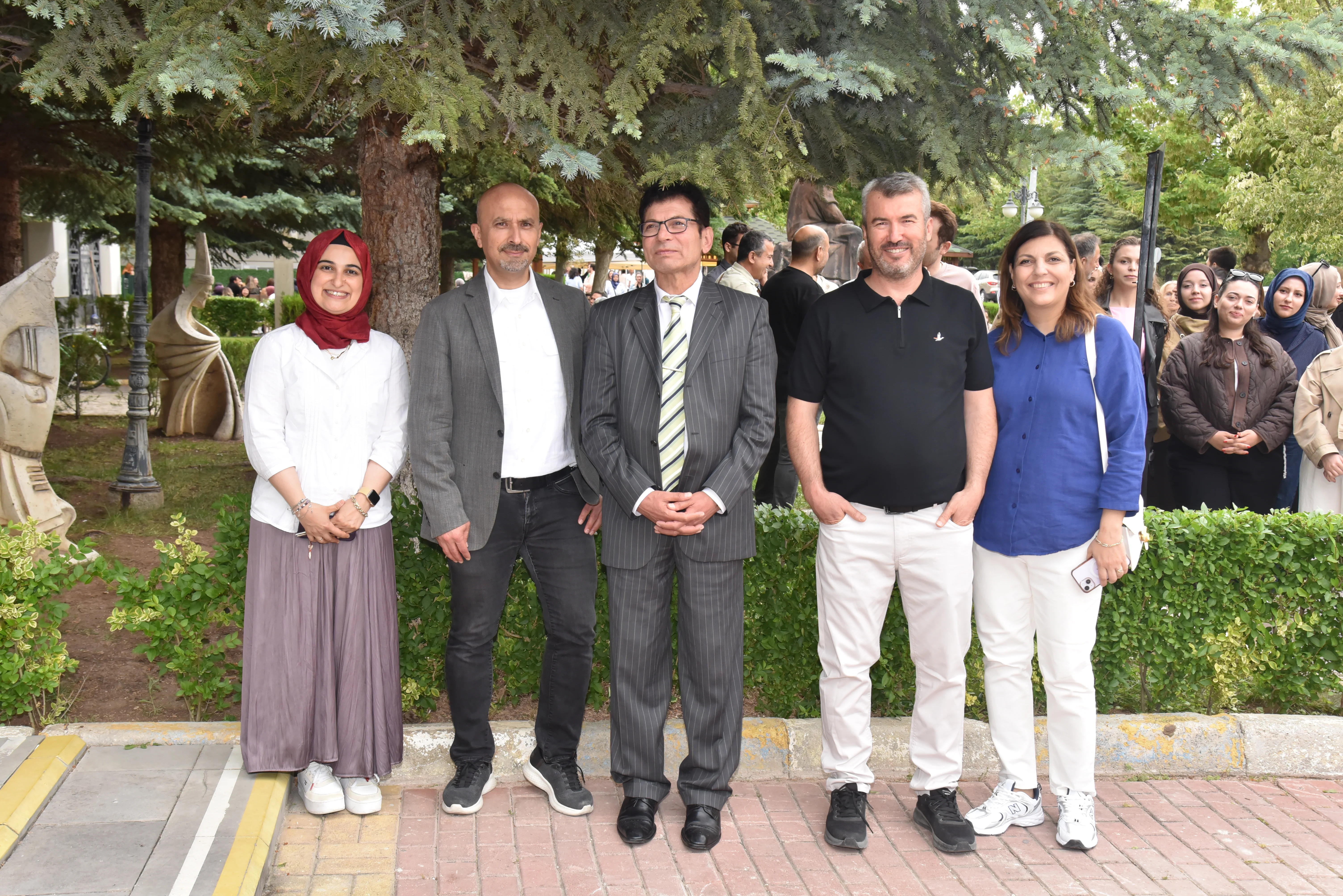 Selçuk Üniversitesi Diş Hekimliği Fakültesi Mezunları Geleneksel Buluşmada Bir Araya Geldi