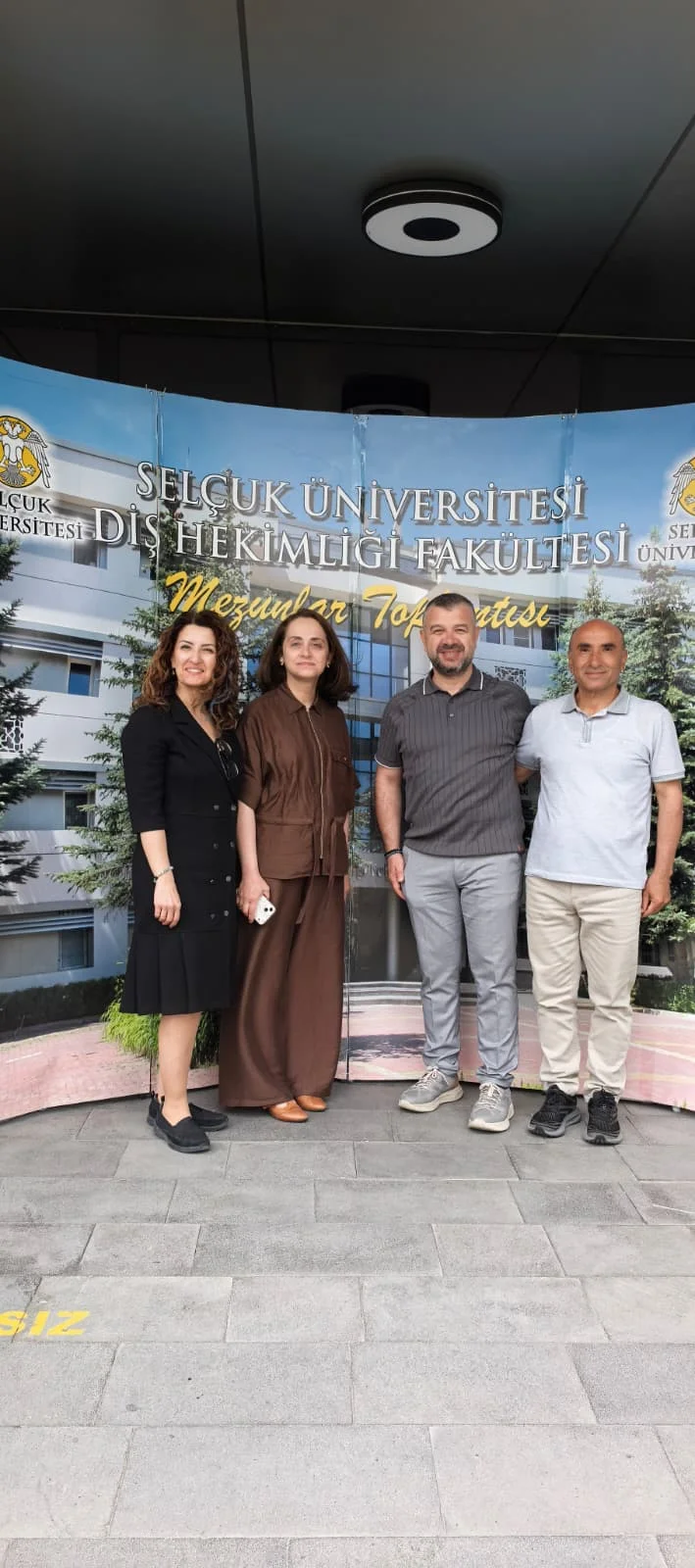 Selçuk Üniversitesi Diş Hekimliği Fakültesi Mezunları Geleneksel Buluşmada Bir Araya Geldi