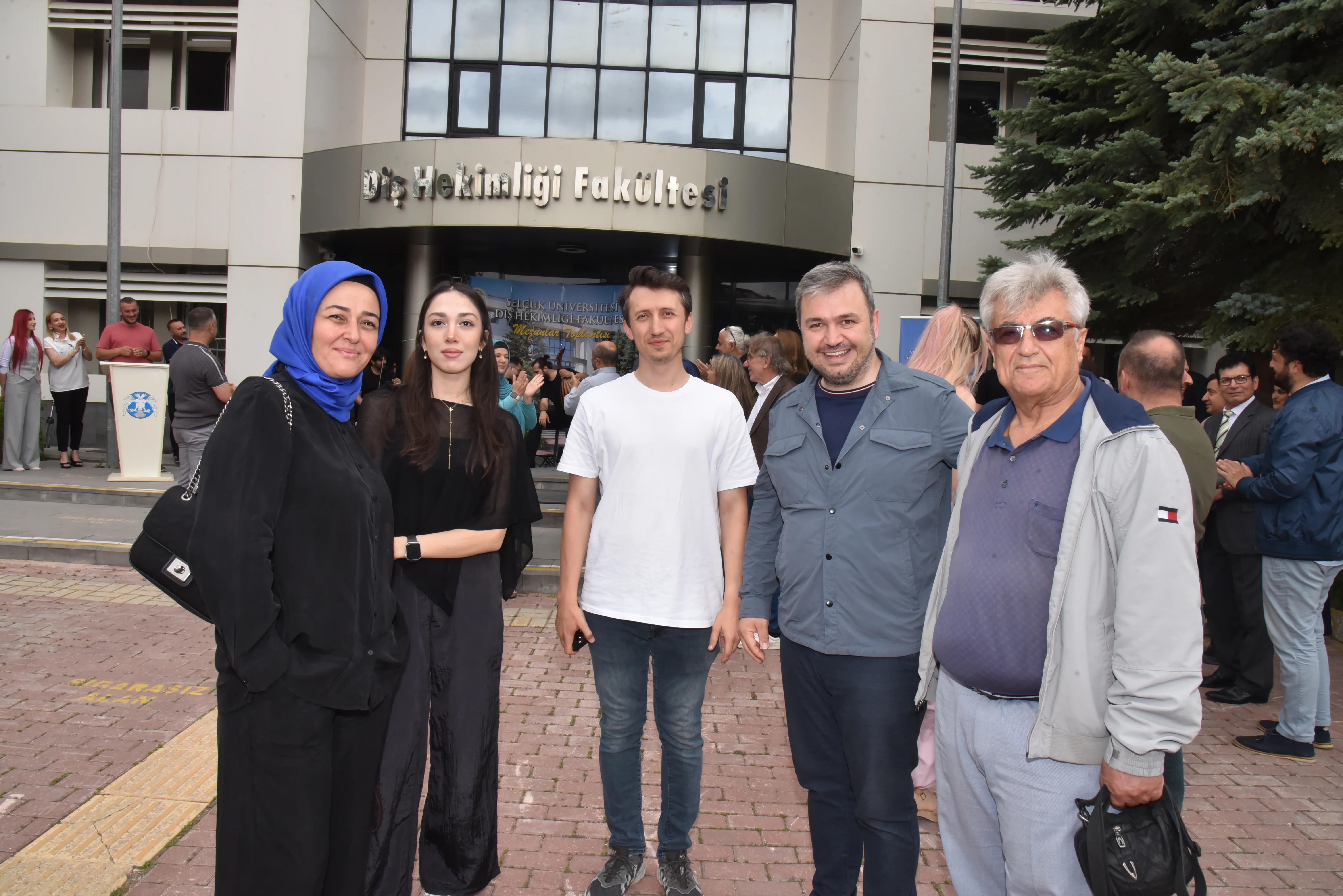 Selçuk Üniversitesi Diş Hekimliği Fakültesi Mezunları Geleneksel Buluşmada Bir Araya Geldi