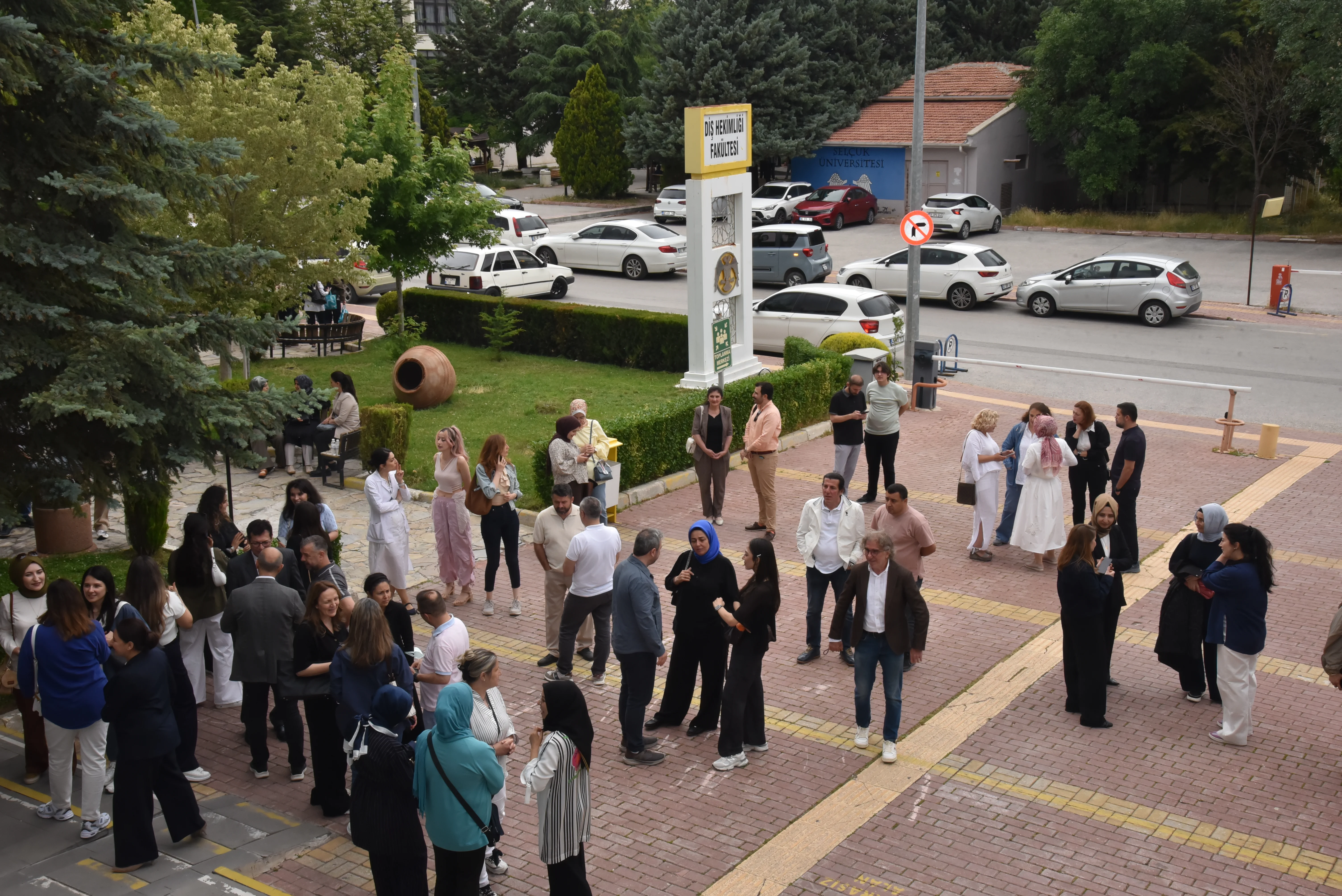 Selçuk Üniversitesi Diş Hekimliği Fakültesi Mezunları Geleneksel Buluşmada Bir Araya Geldi