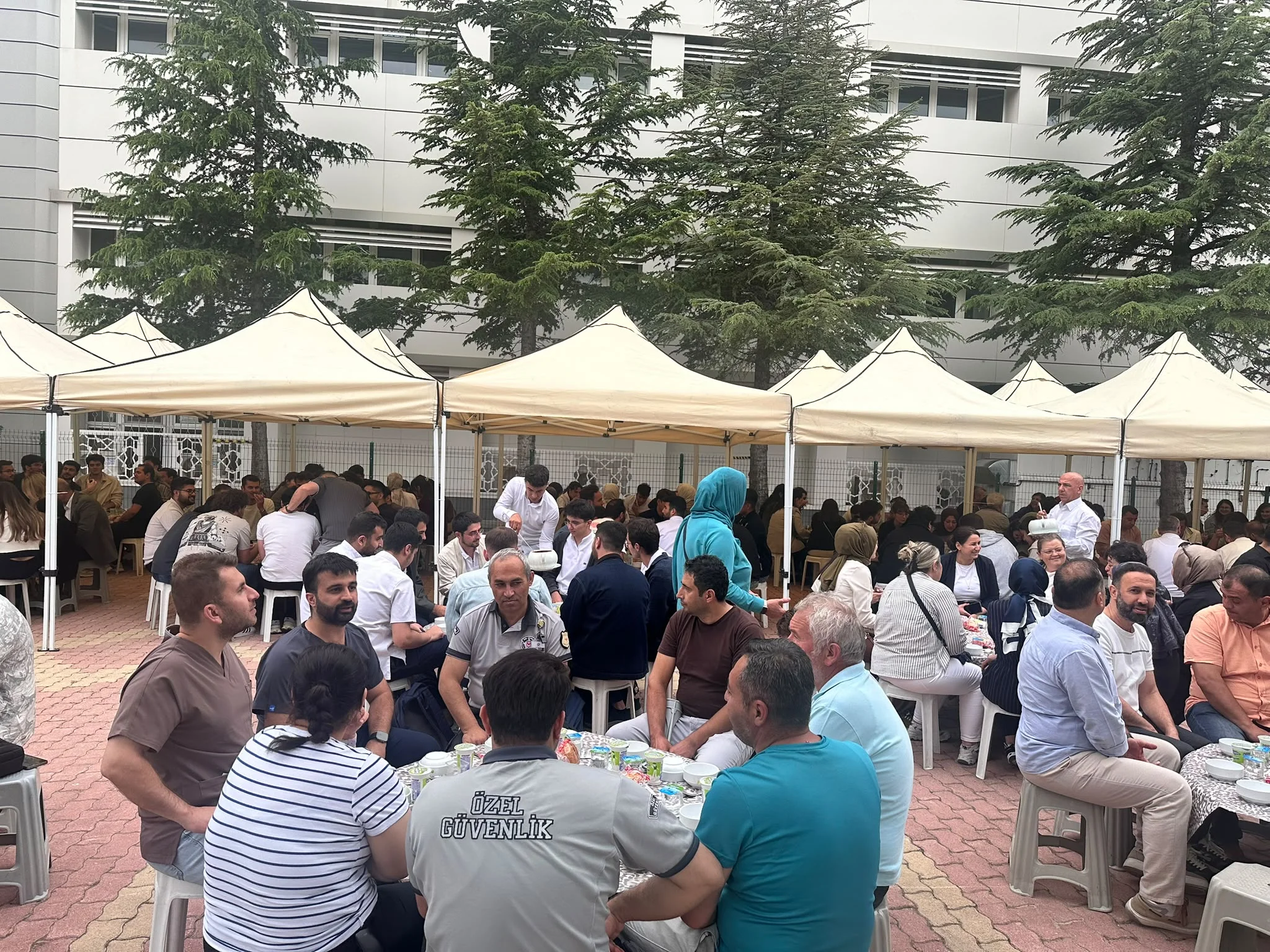 Selçuk Üniversitesi Diş Hekimliği Fakültesi Mezunları Geleneksel Buluşmada Bir Araya Geldi
