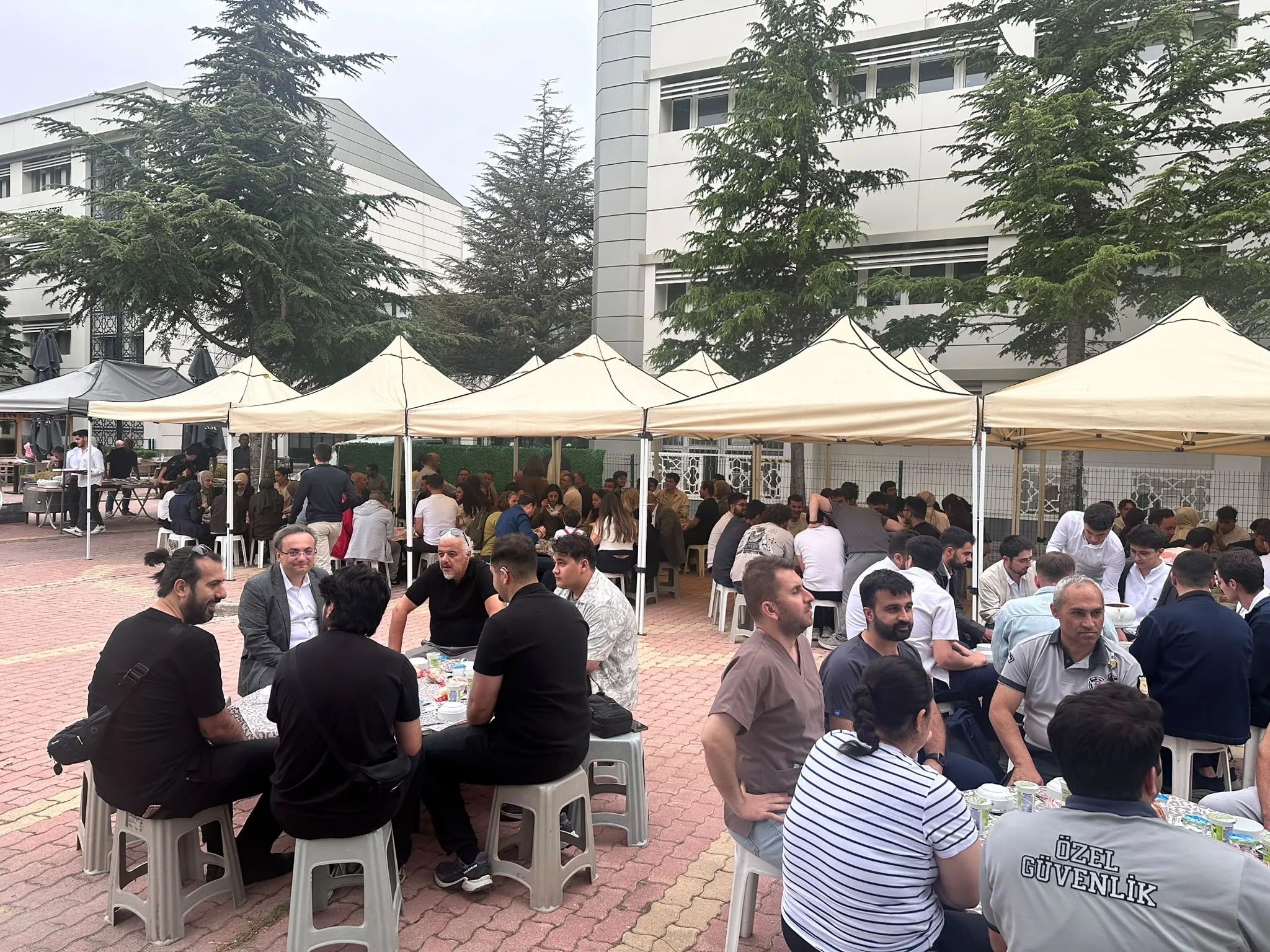 Selçuk Üniversitesi Diş Hekimliği Fakültesi Mezunları Geleneksel Buluşmada Bir Araya Geldi