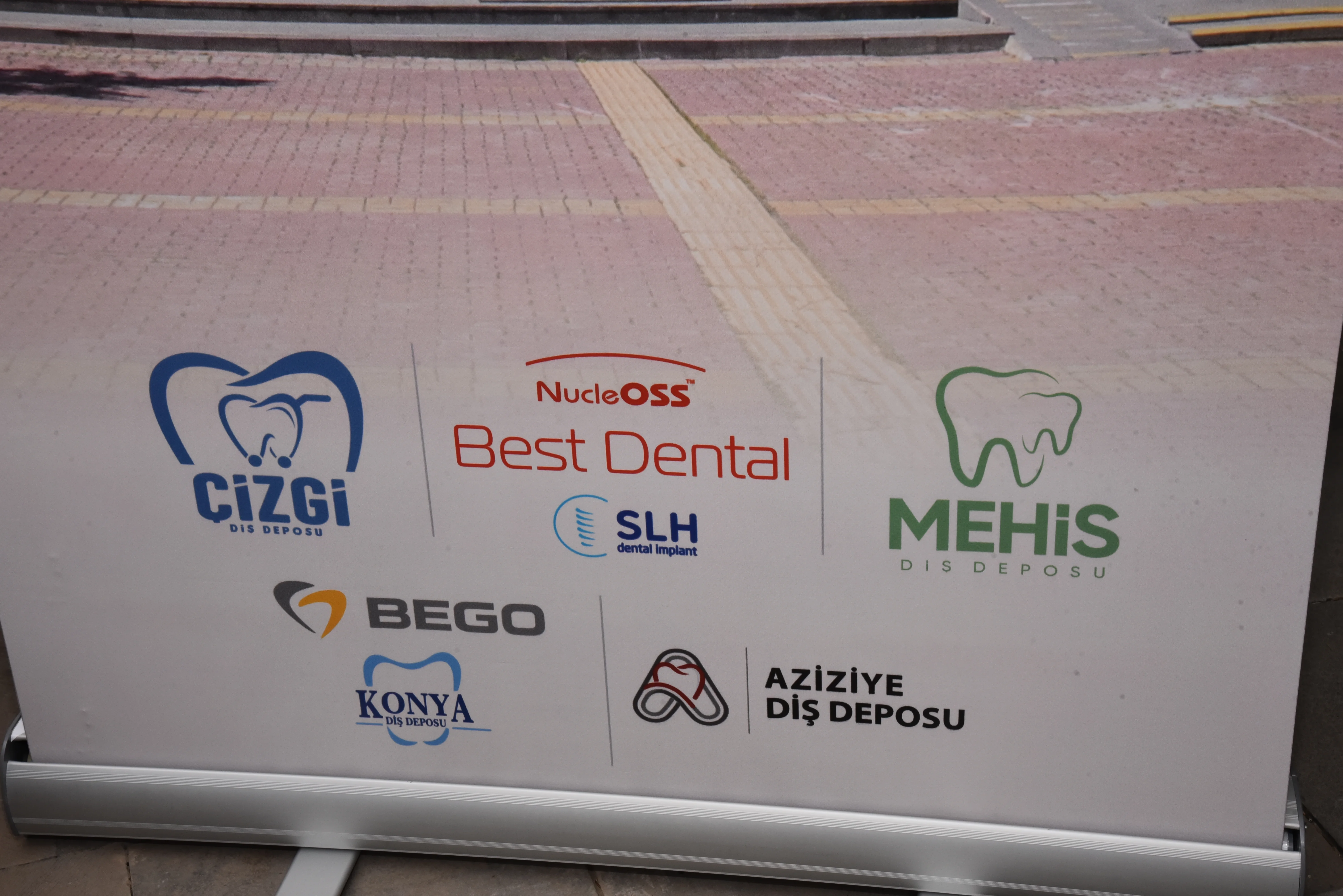 Selçuk Üniversitesi Diş Hekimliği Fakültesi Mezunları Geleneksel Buluşmada Bir Araya Geldi