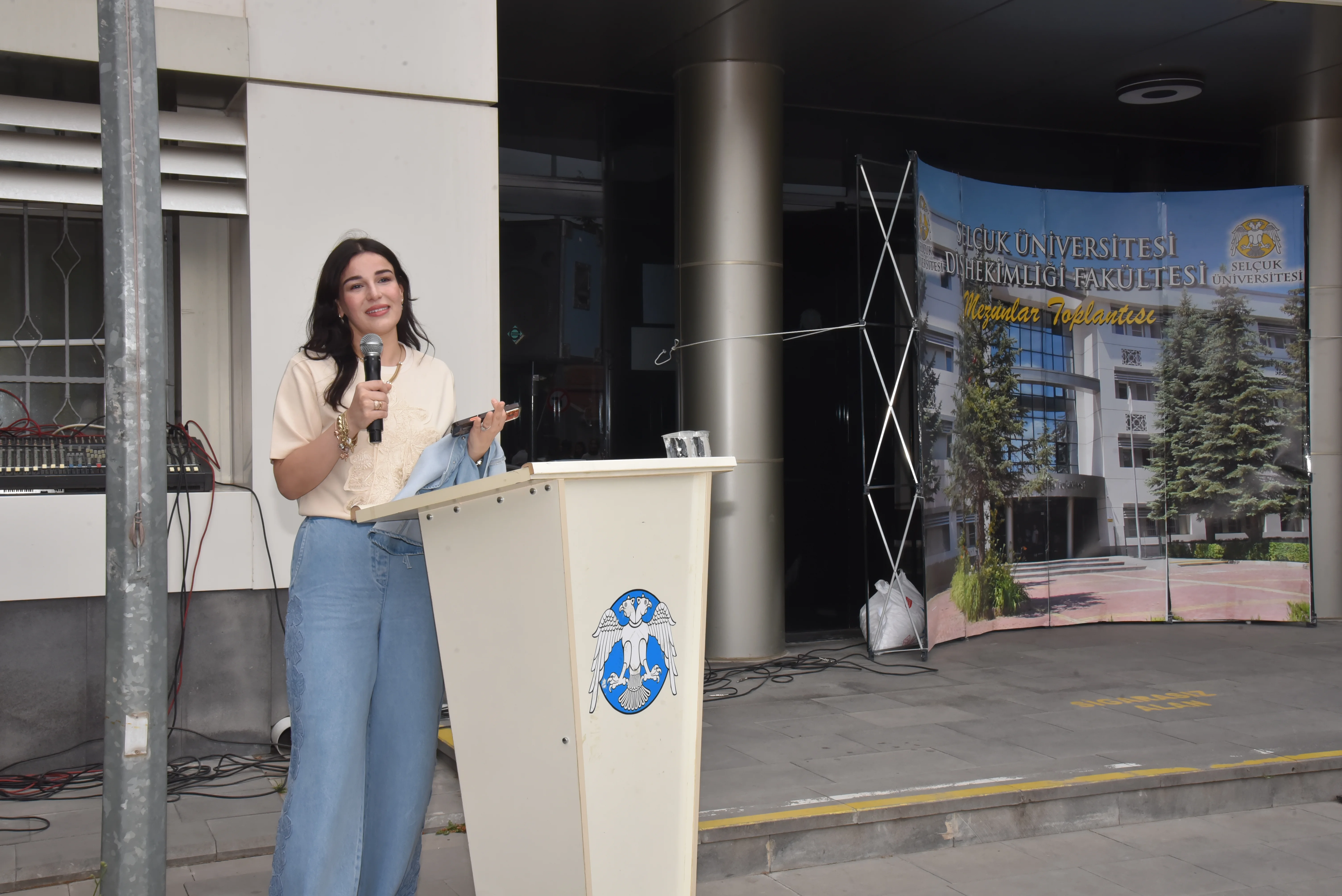Selçuk Üniversitesi Diş Hekimliği Fakültesi Mezunları Geleneksel Buluşmada Bir Araya Geldi