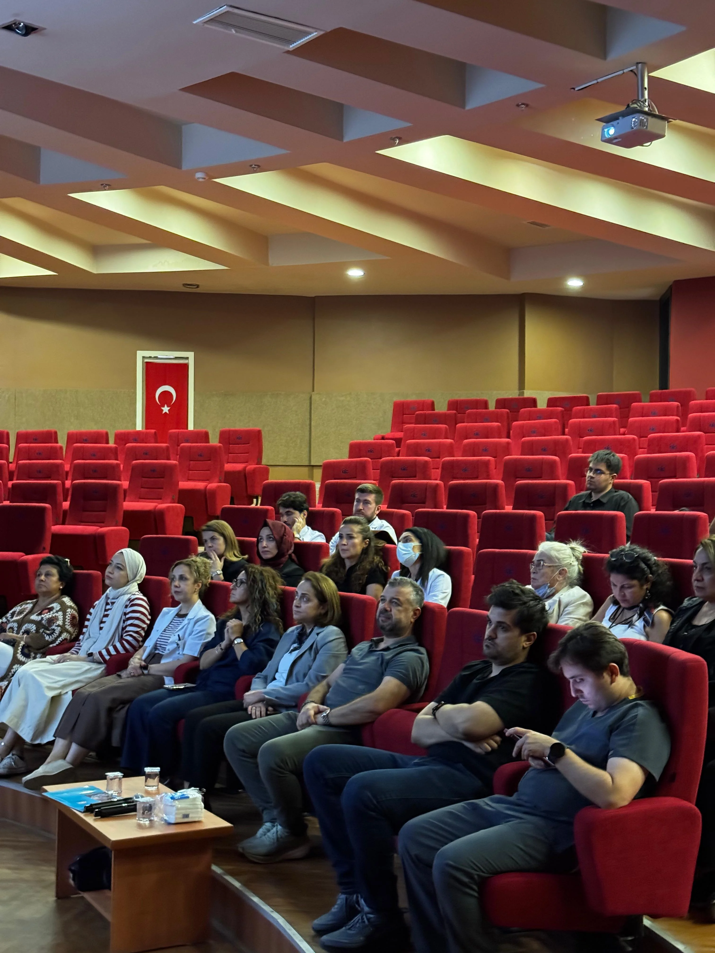 KLİNİK UYGULAMA, EĞİTİM VE ARAŞTIRMA PERSPEKTİFİNDEN DİŞ HEKİMLİĞİNDE YAPAY ZEKA