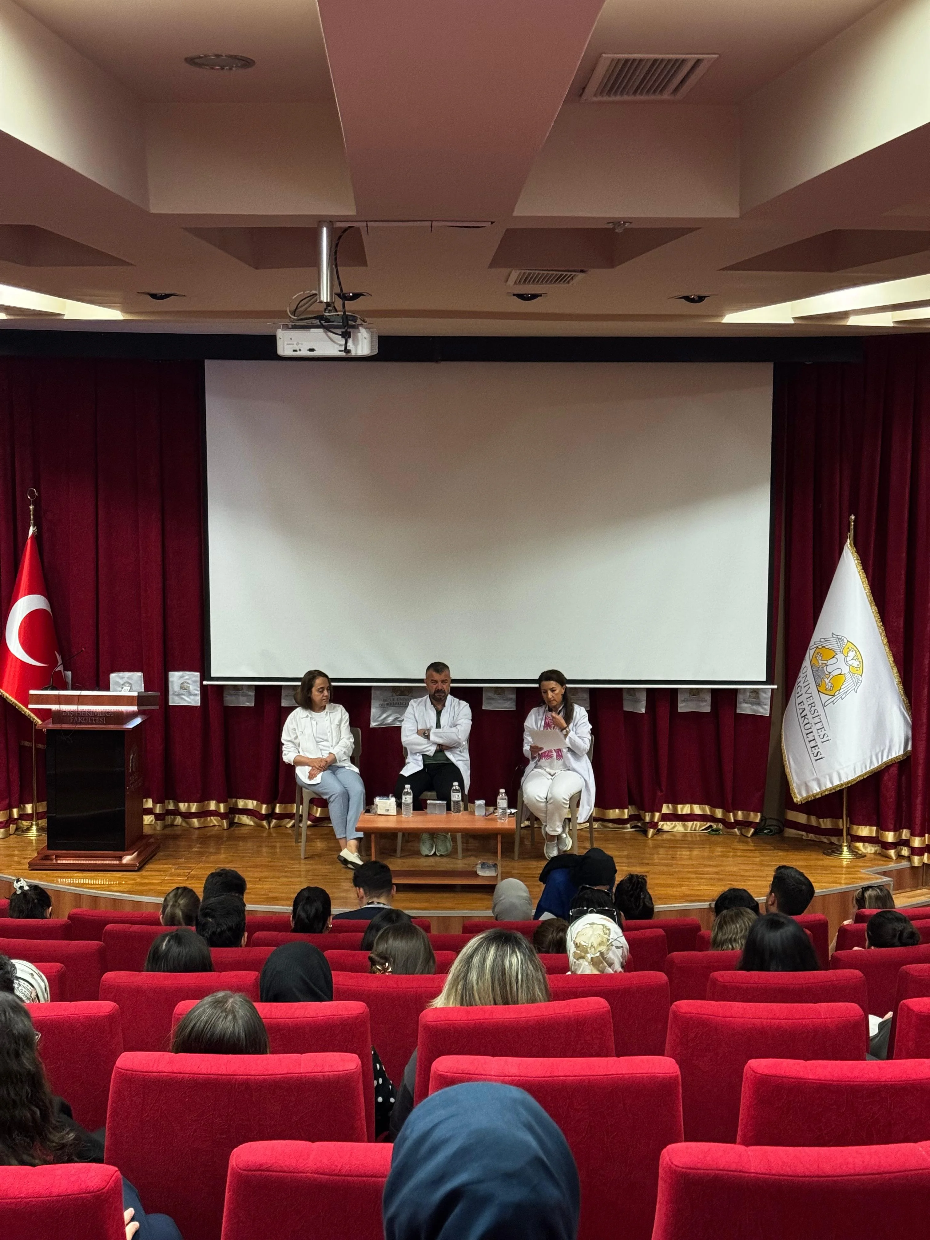 Fakültemizde Araştırma Görevlisi Değerlendirme ve Bilgilendirme Toplantısı gerçekleştirildi