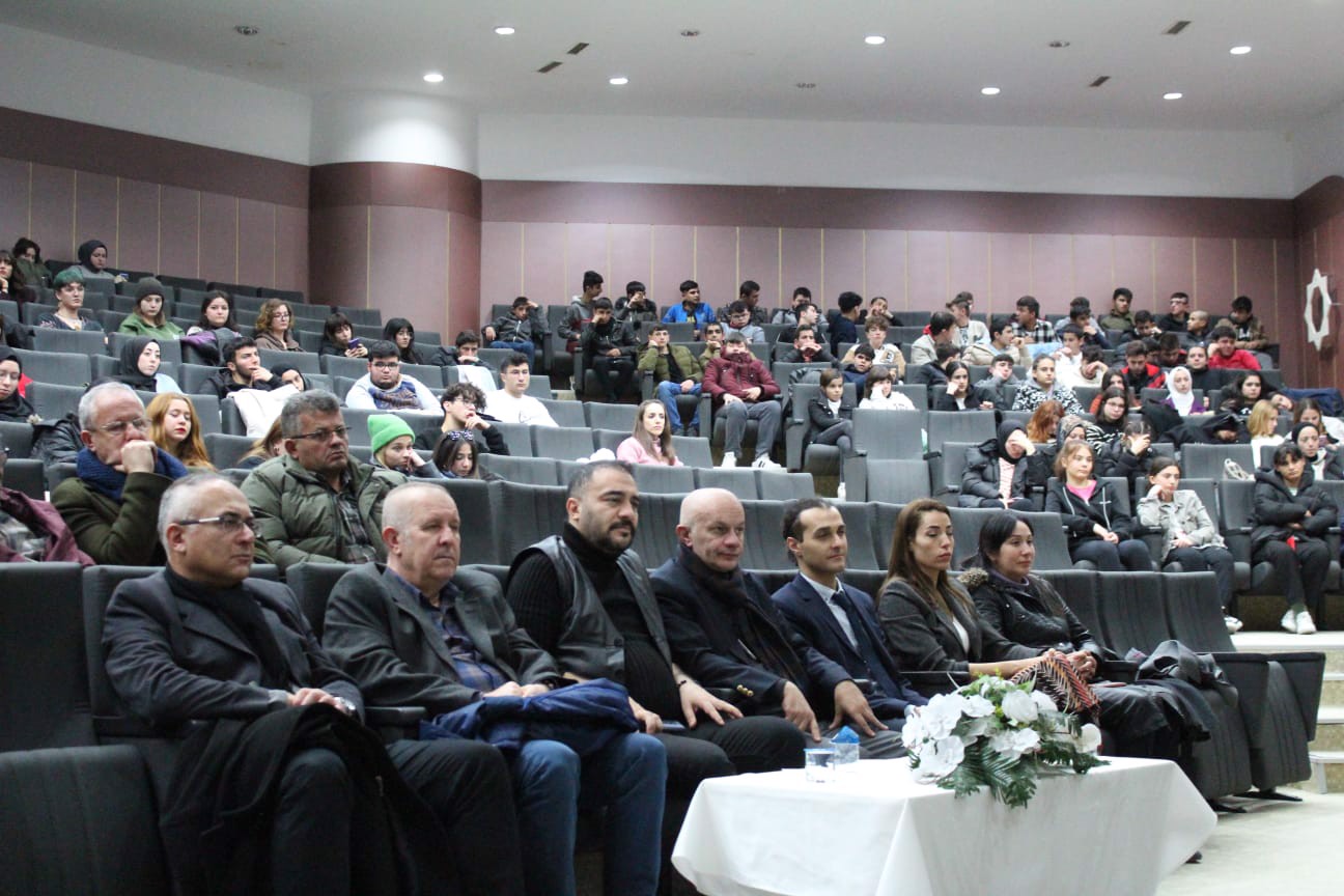 - Panel: “Özel Gereksinimlilere Gönderim ve Engelsiz Erişim Çağında Yenilikçi Çeviri Türleri” 