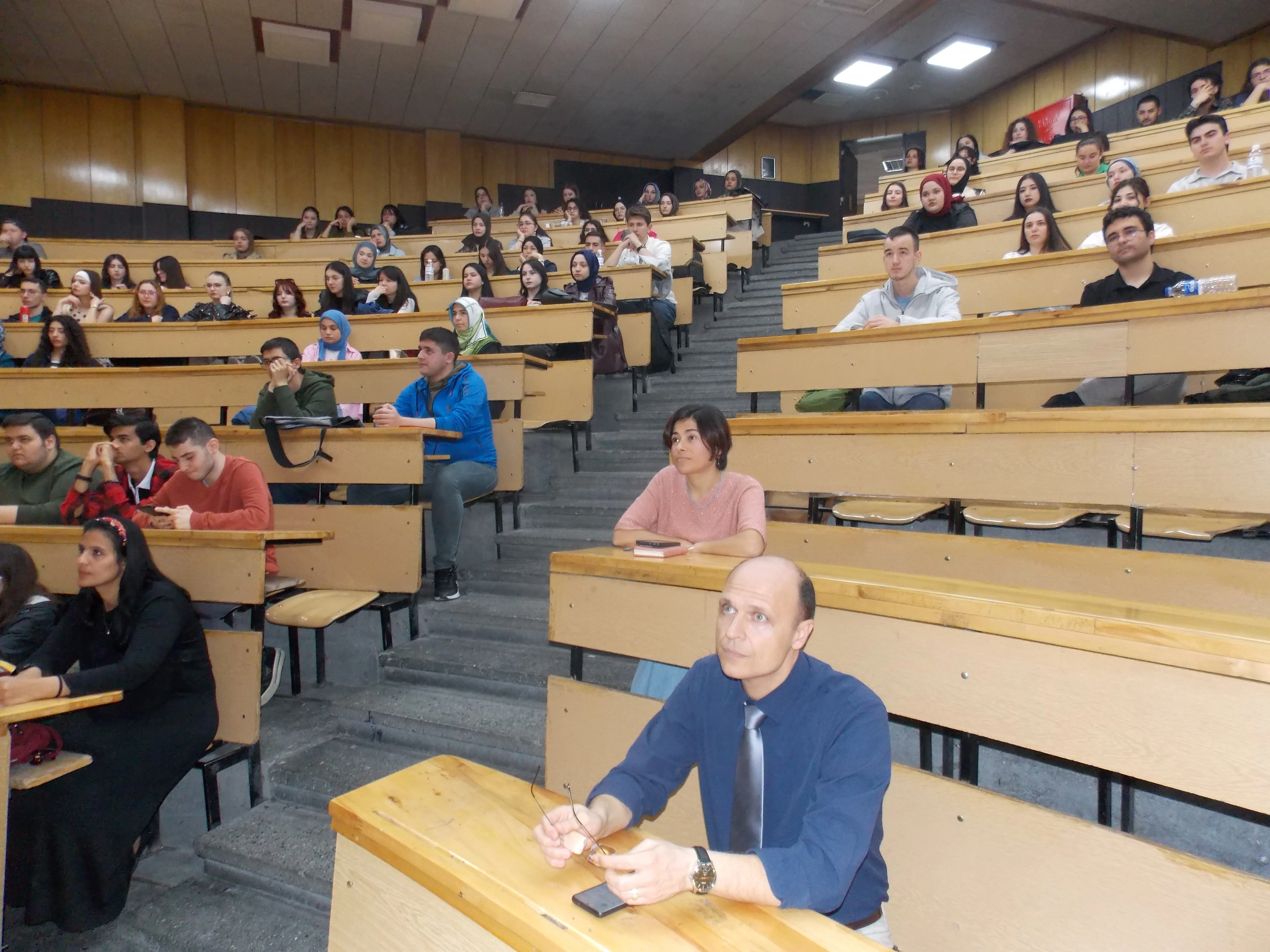 Selçuk Üniversitesi Edebiyat Fakültesi’nde Bağımlılık Semineri Düzenlendi