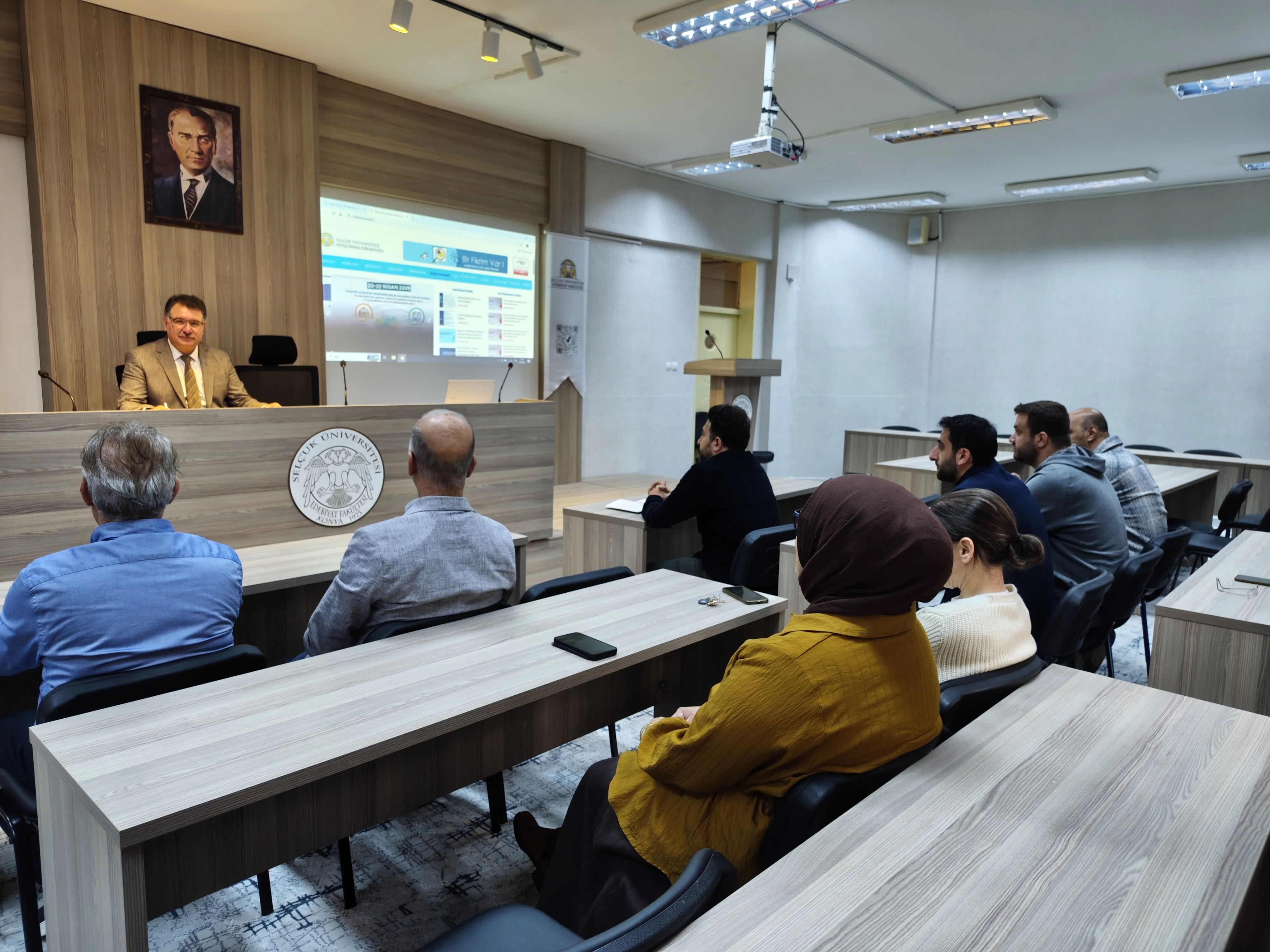 Arap Dili ve Edebiyatı Bölümü Akademisyenleri ARDEK ile Araştırma Süreçlerini Değerlendiriyor