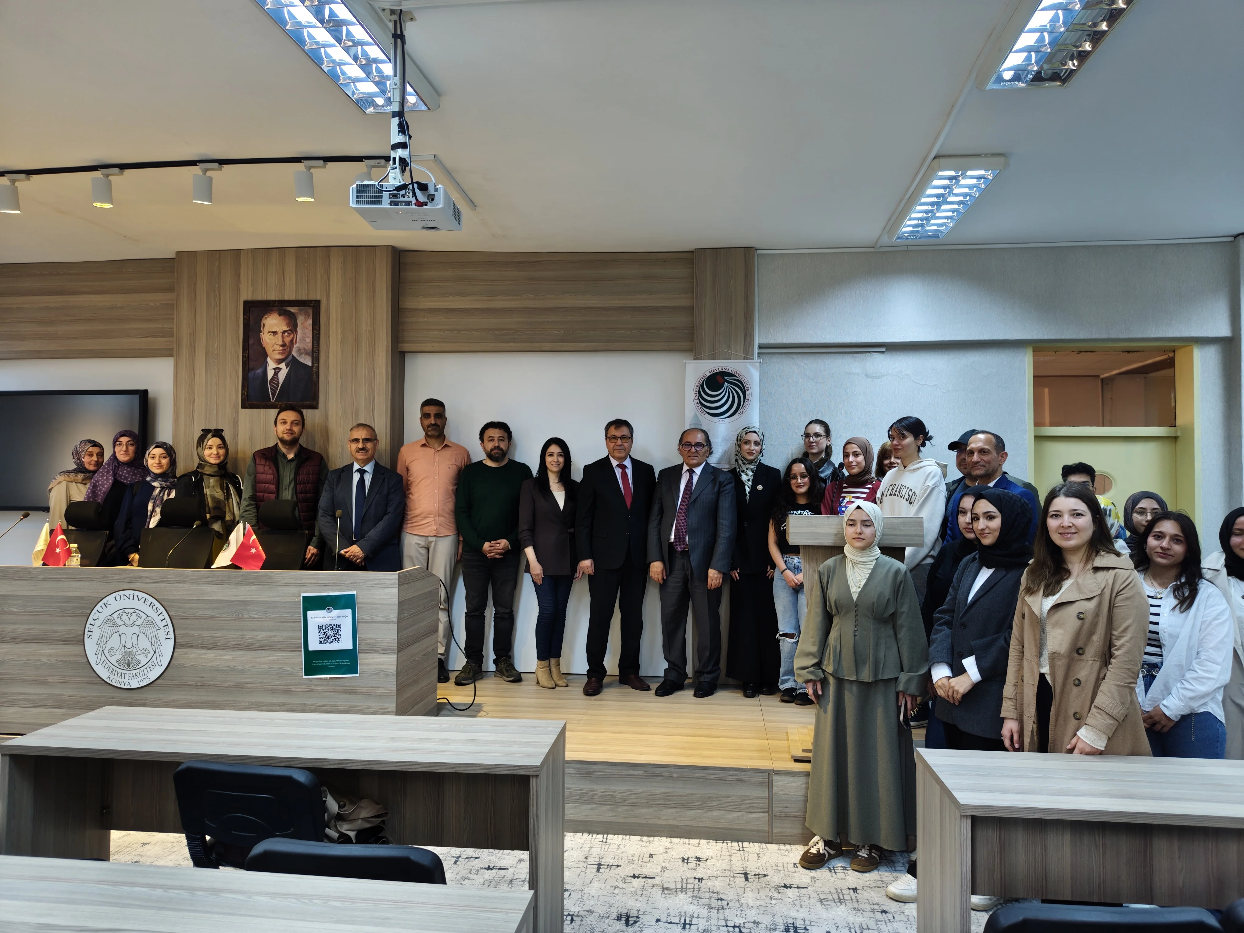 “Mevlânâ’dan Gönüllere” Konferansı Selçuk Üniversitesi Edebiyat Fakültesi’nde Gerçekleştirildi