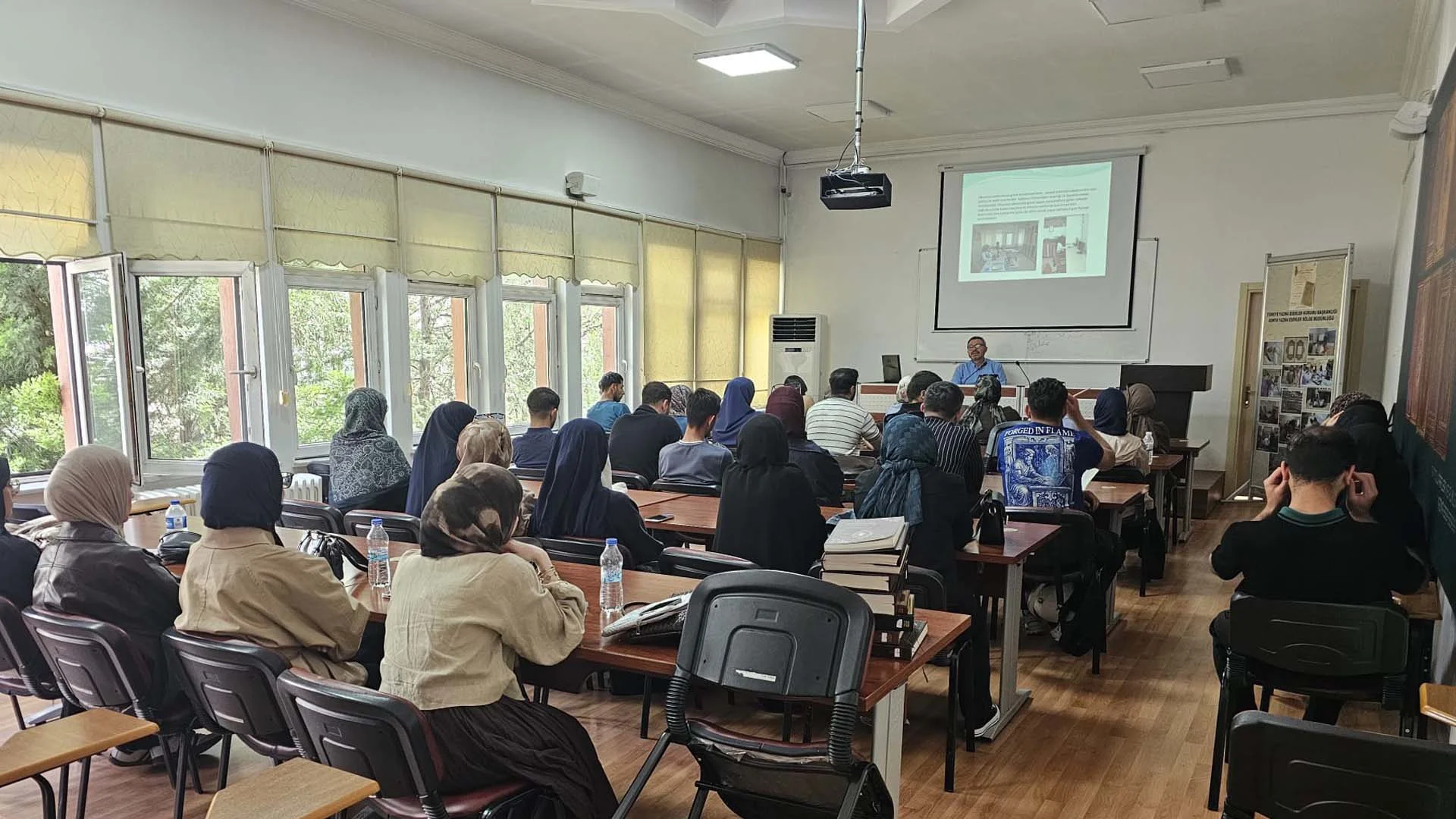 Arap Dili ve Edebiyatı Bölümü Öğrencilerinden Konya Yazma Eserler Bölge Müdürlüğü’ne Akademik İnceleme Gezisi