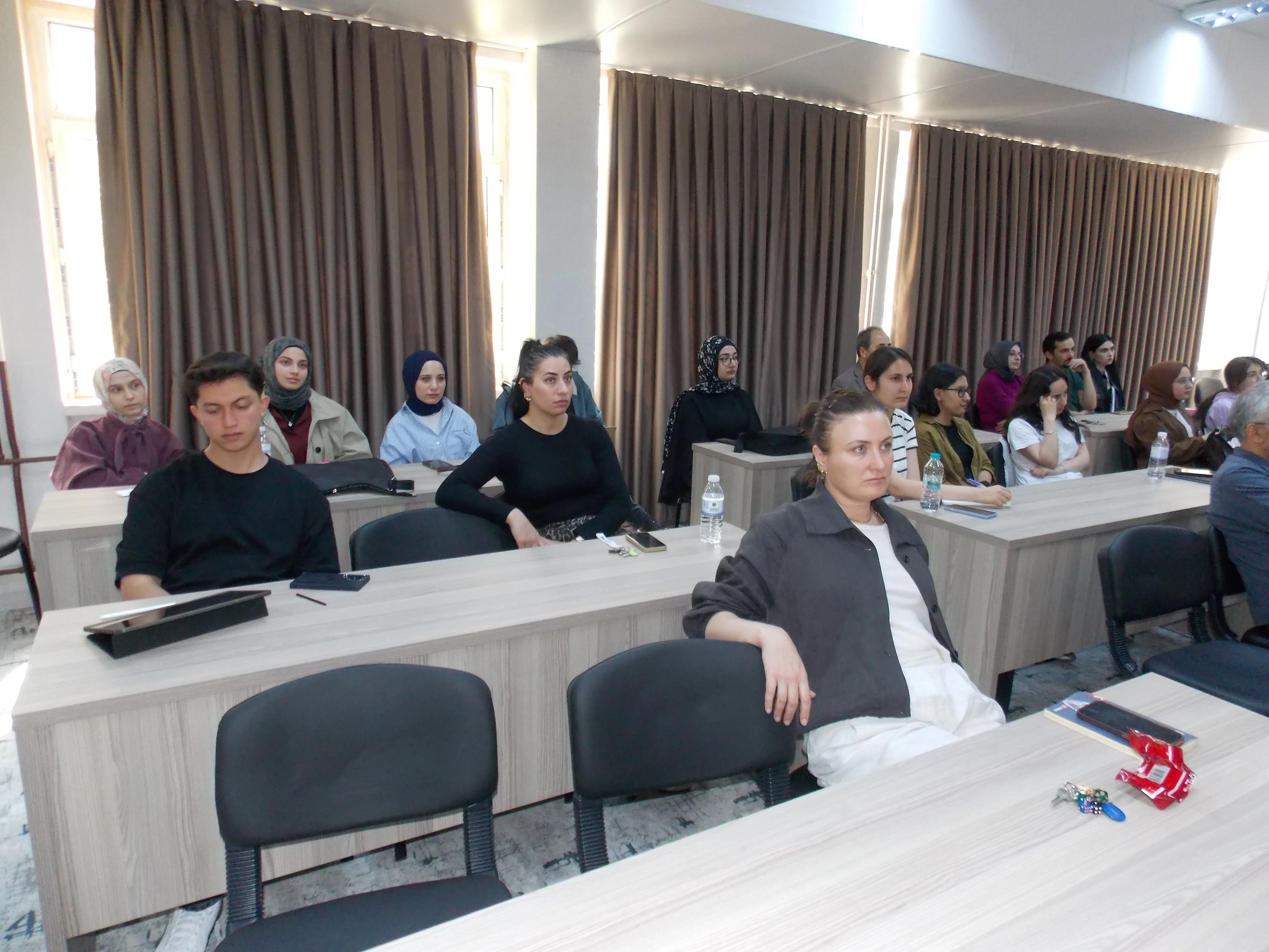 Selçuk Üniversitesi’nden Çevrimiçi Felsefe Semineri: “Kuantum Fiziğinde Felsefi Problemler”