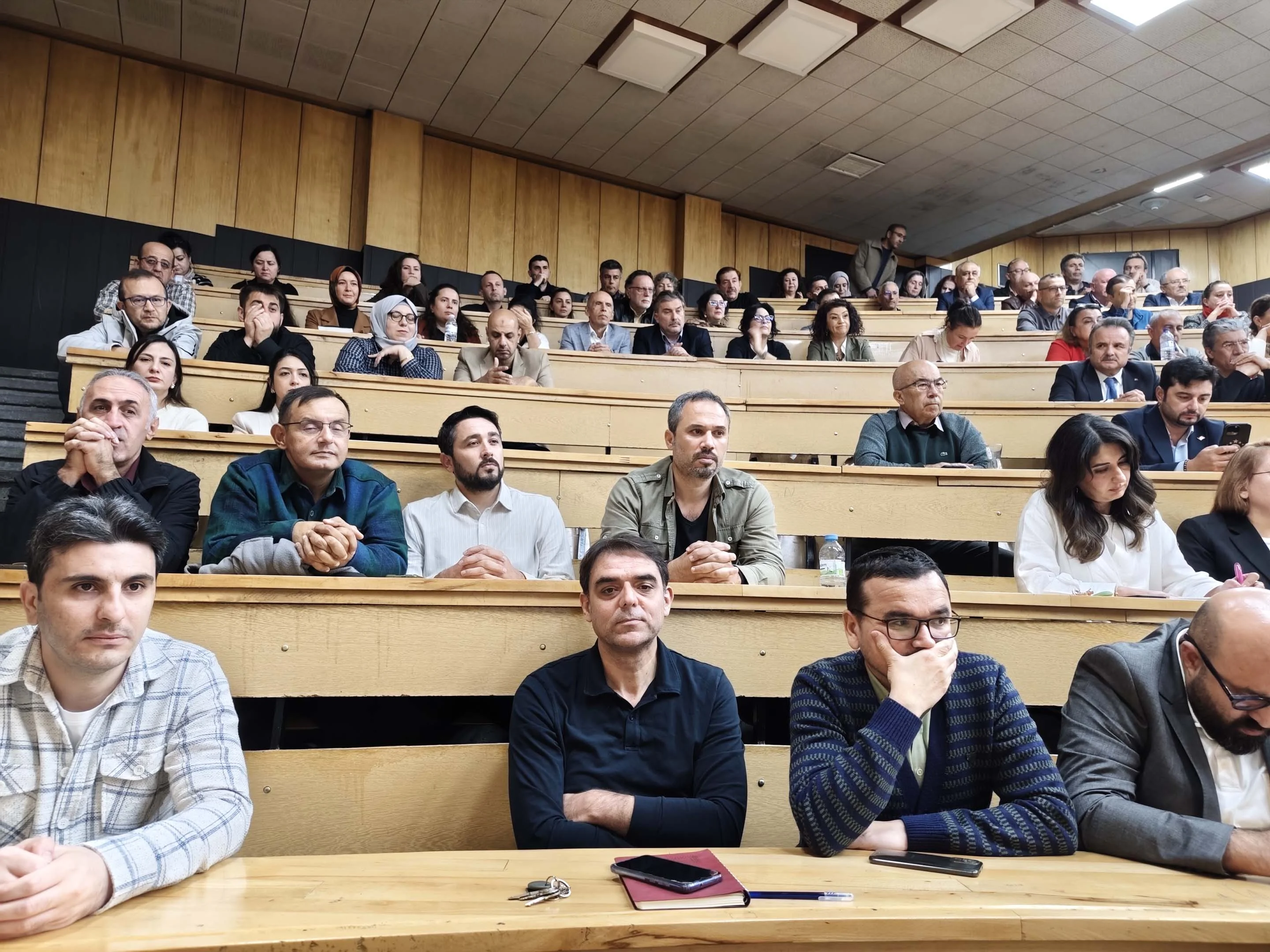 Selçuk Üniversitesi Edebiyat Fakültesinde 2026-2027 Eğitim-Öğretim Yılı Akademik Kurul Toplantısı Gerçekleştirildi