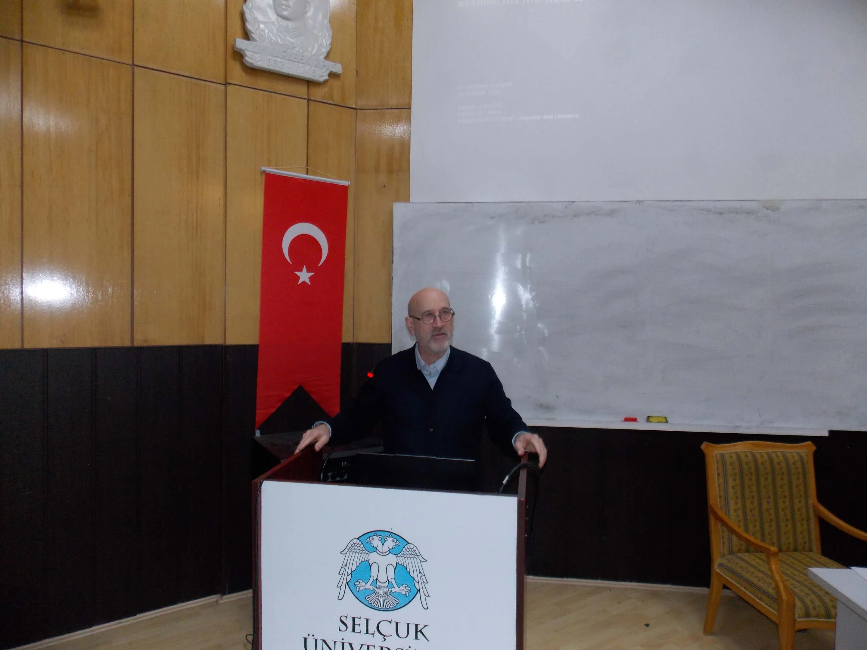 14. ELL Etkinlikleri Kapsamında Edebiyat Konferansı Gerçekleştirildi