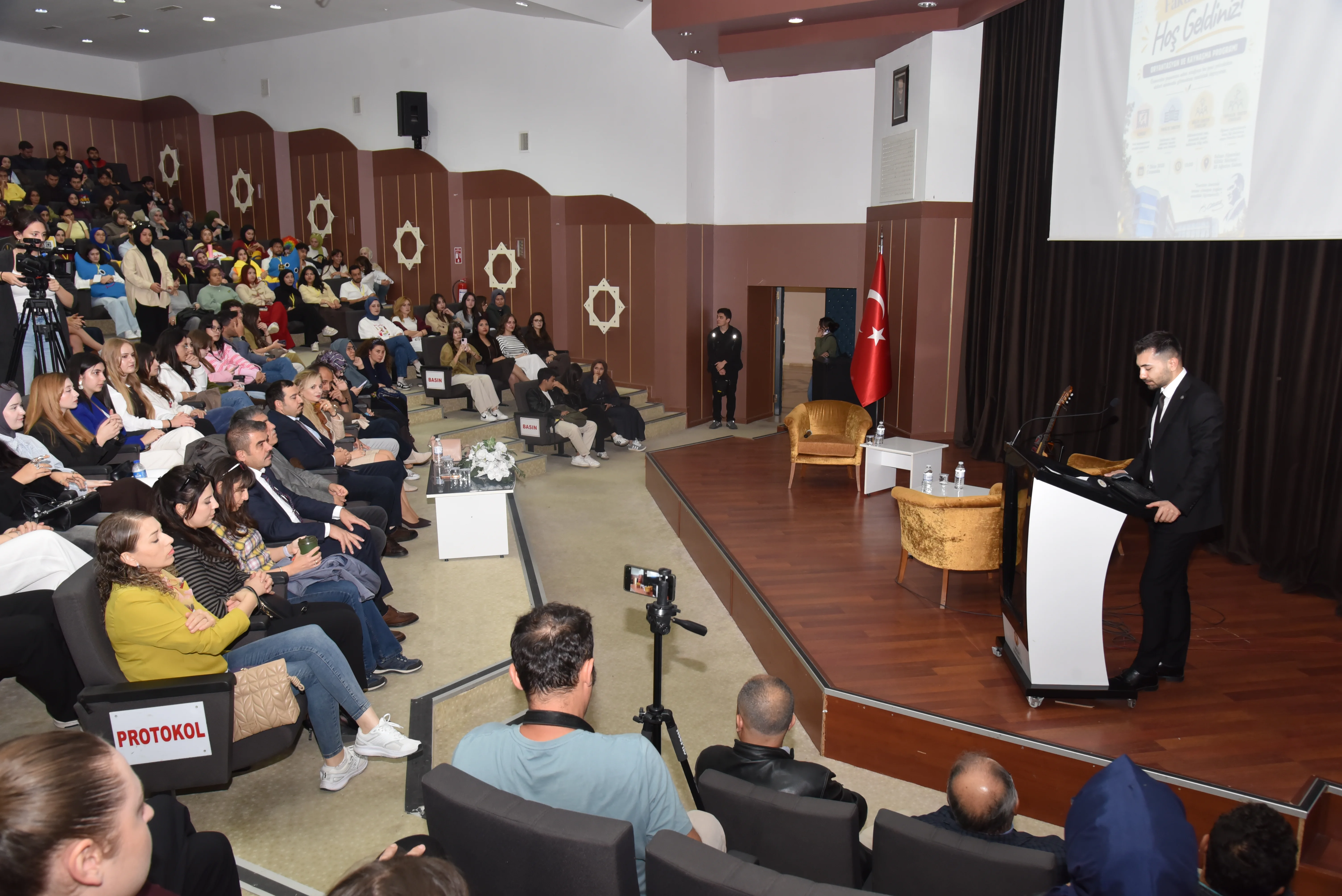 Fakültemizde Geleneksel Oryantasyon Programı Coşkuyla Gerçekleştirildi