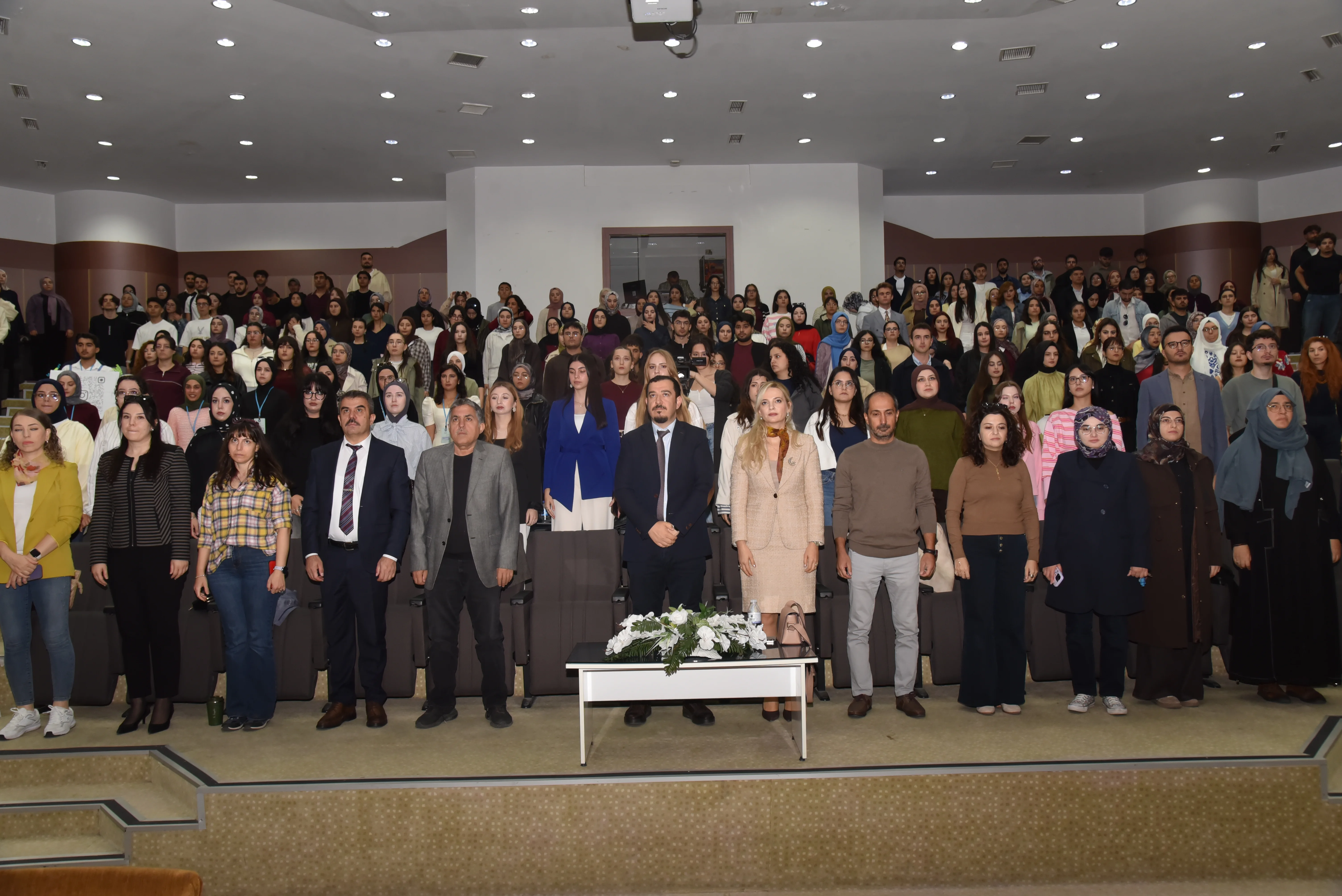 Fakültemizde Geleneksel Oryantasyon Programı Coşkuyla Gerçekleştirildi