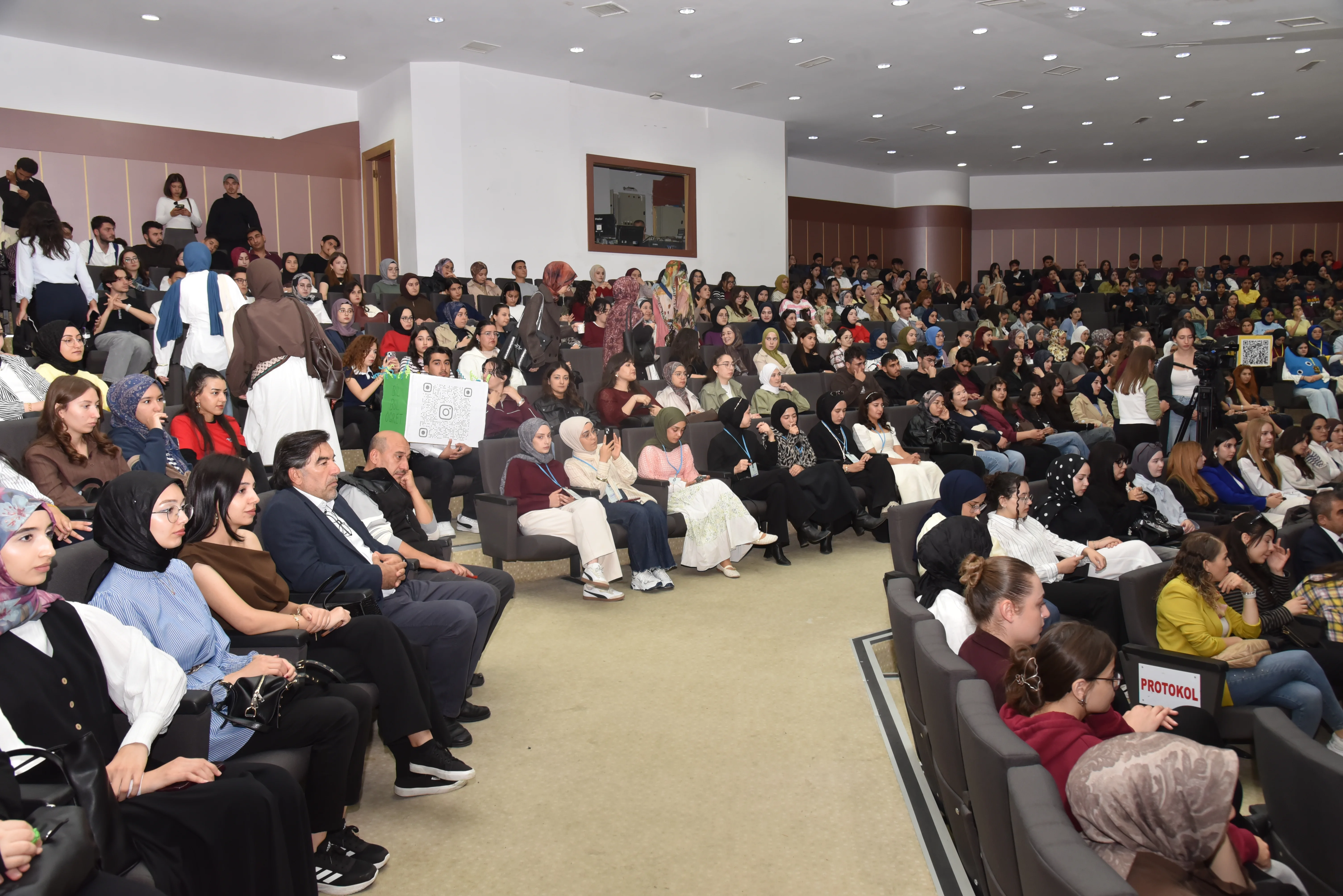 Fakültemizde Geleneksel Oryantasyon Programı Coşkuyla Gerçekleştirildi