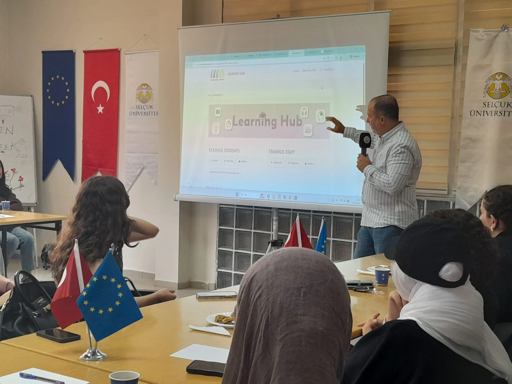 Selçuk Üniversitesinde Erasmus+ Öğrencilerine Değişim Sürecine Hazırlık Atölyesi Düzenlendi