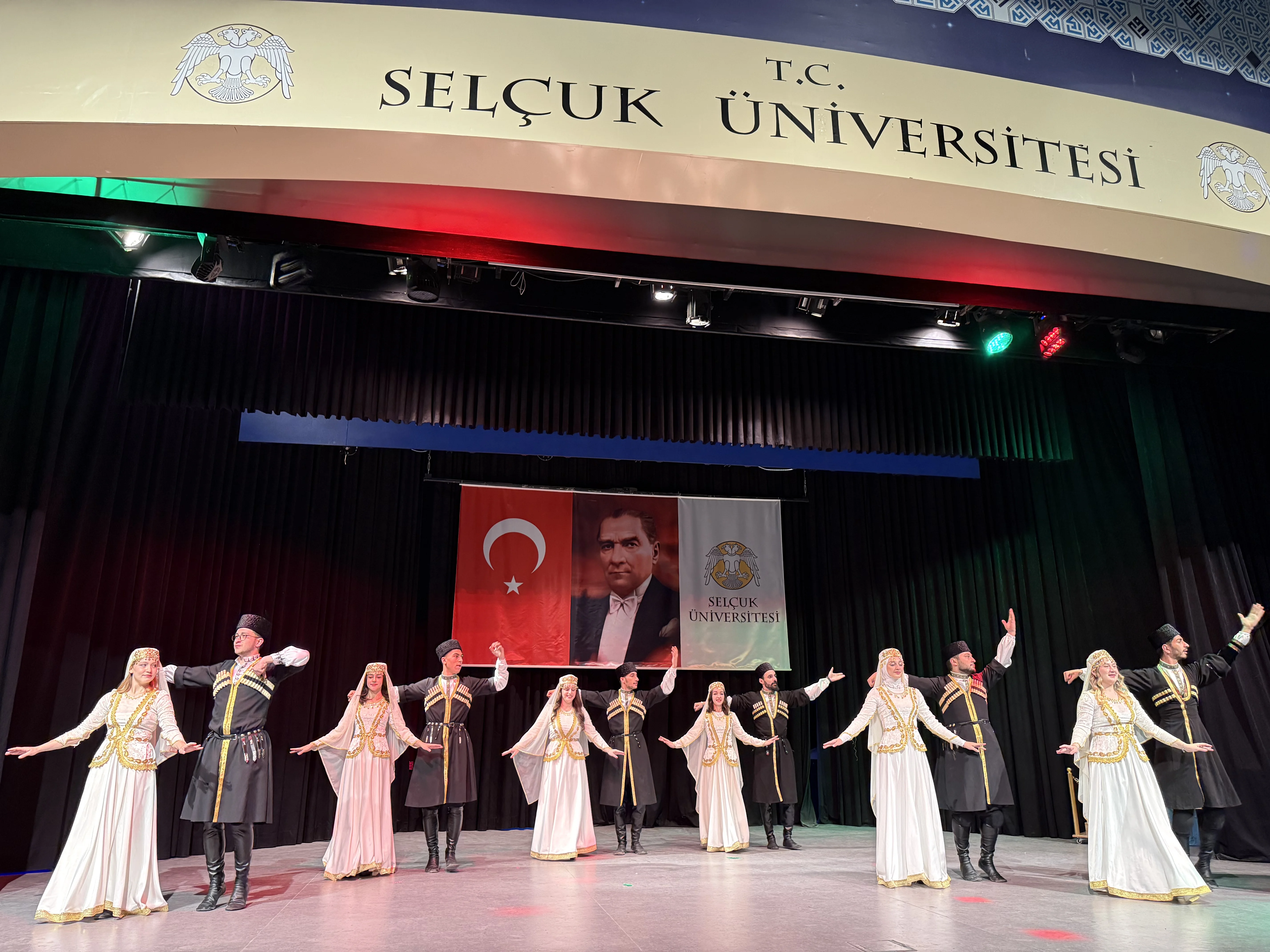Fakültemiz 2025-2026 Mezuniyet Töreni Coşkuyla Gerçekleştirildi