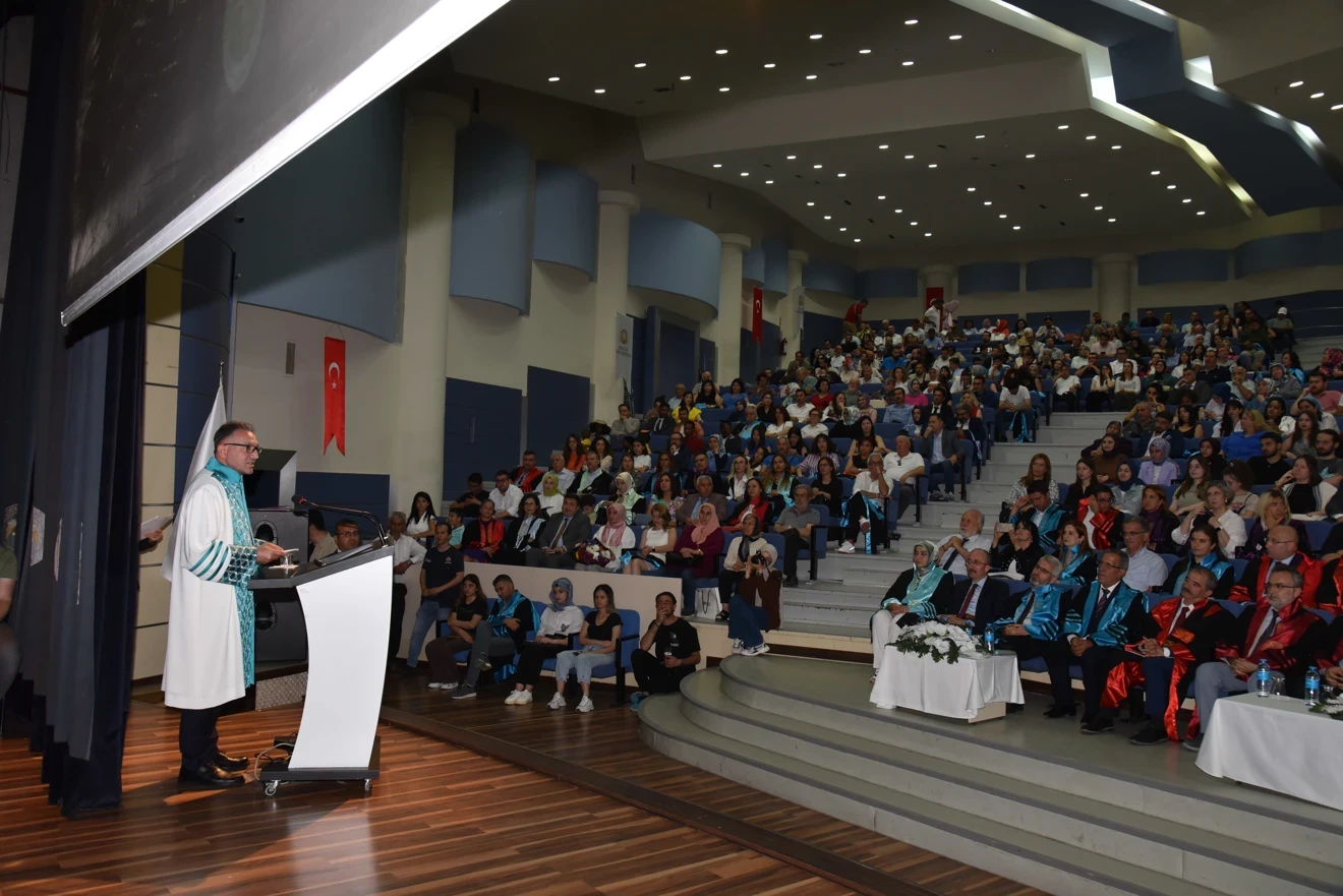 LİSANSÜSTÜ EĞİTİM ENSTİTÜ ÖDÜLLERİ SAHİPLERİNİ BULDU