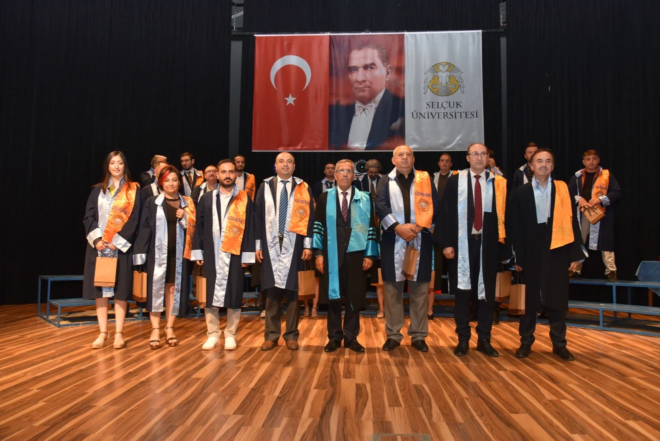 LİSANSÜSTÜ EĞİTİM ENSTİTÜ ÖDÜLLERİ SAHİPLERİNİ BULDU