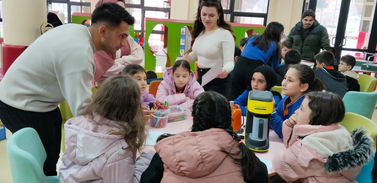Hayal Et-Üret etkinliği 61. Kütüphaneler Haftası'nda gerçekleştirildi