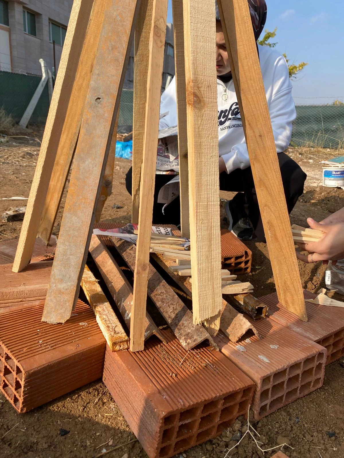 SERAMİK PİŞİRİM TEKNİKLERİ VE FIRINLARI  Kağıt Fırın İnşası / Kağıt Fırın Pişirim Tekniği Çalıştayı