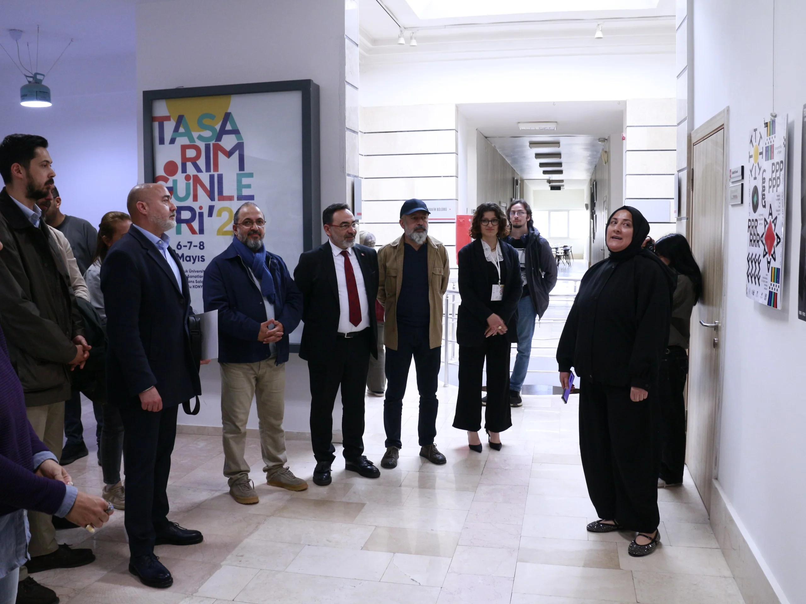 Tipografik Afişler Sayısal Tipografi ve İleri Tipografi Dersi Öğrenci Projeleri Sergisi açıldı