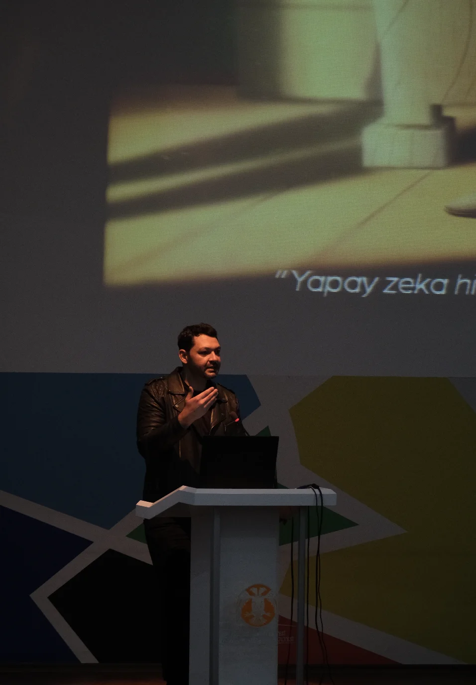 Yapay Zeka Çağında Hayatta Kalmak / Celal Koçyiğit konferansı gerçekleştirildi