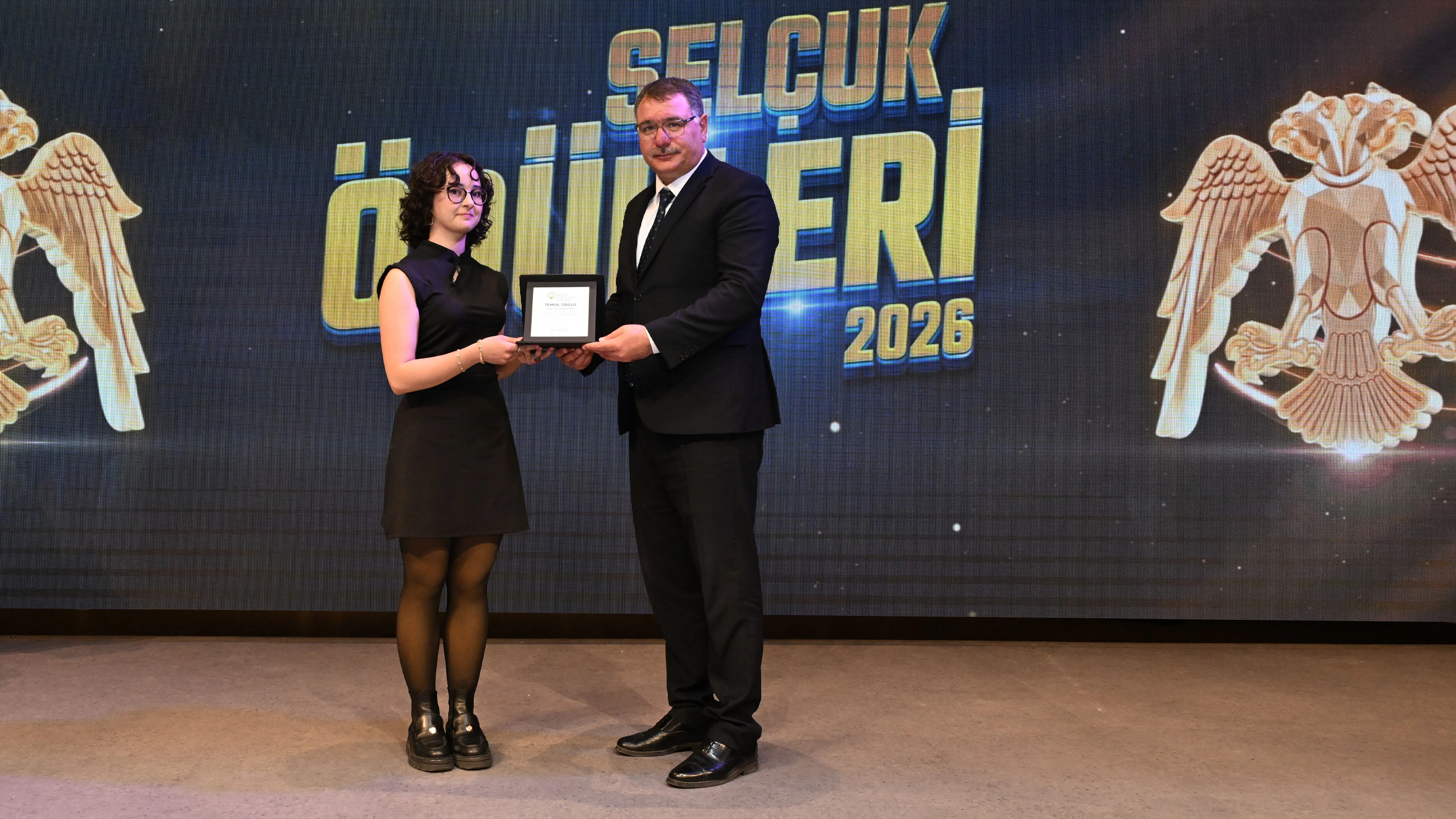 Selçuk Üniversitesinde başarıya katkı sağlayanlar ödüllendirildi