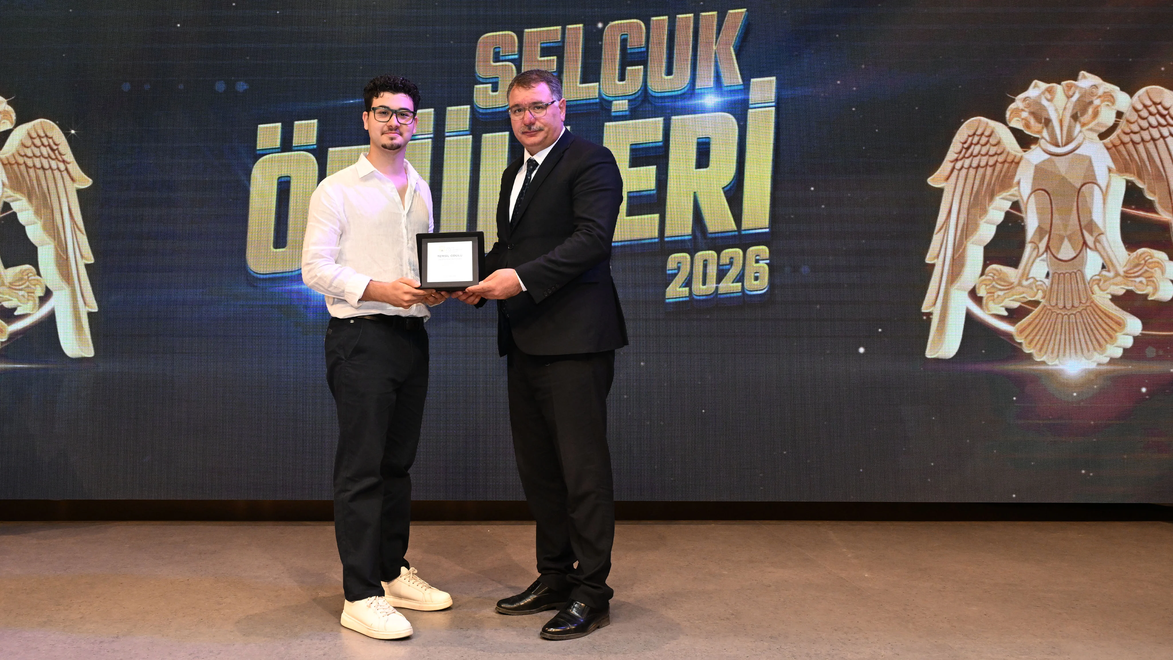 Selçuk Üniversitesinde başarıya katkı sağlayanlar ödüllendirildi