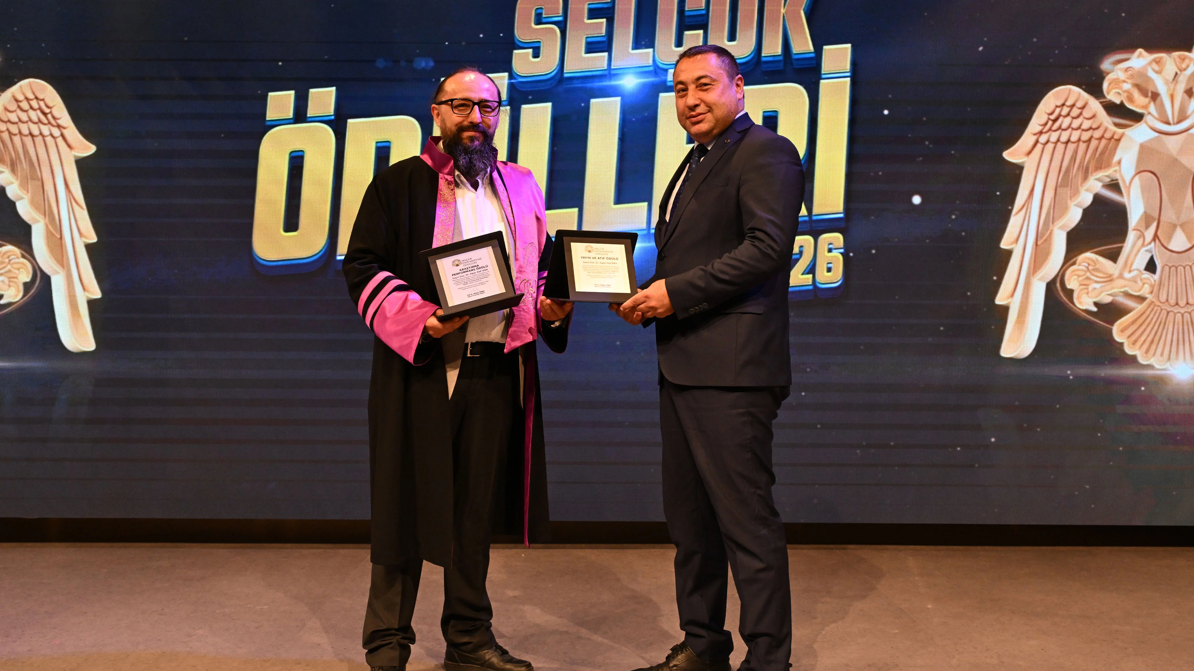 Selçuk Üniversitesinde başarıya katkı sağlayanlar ödüllendirildi