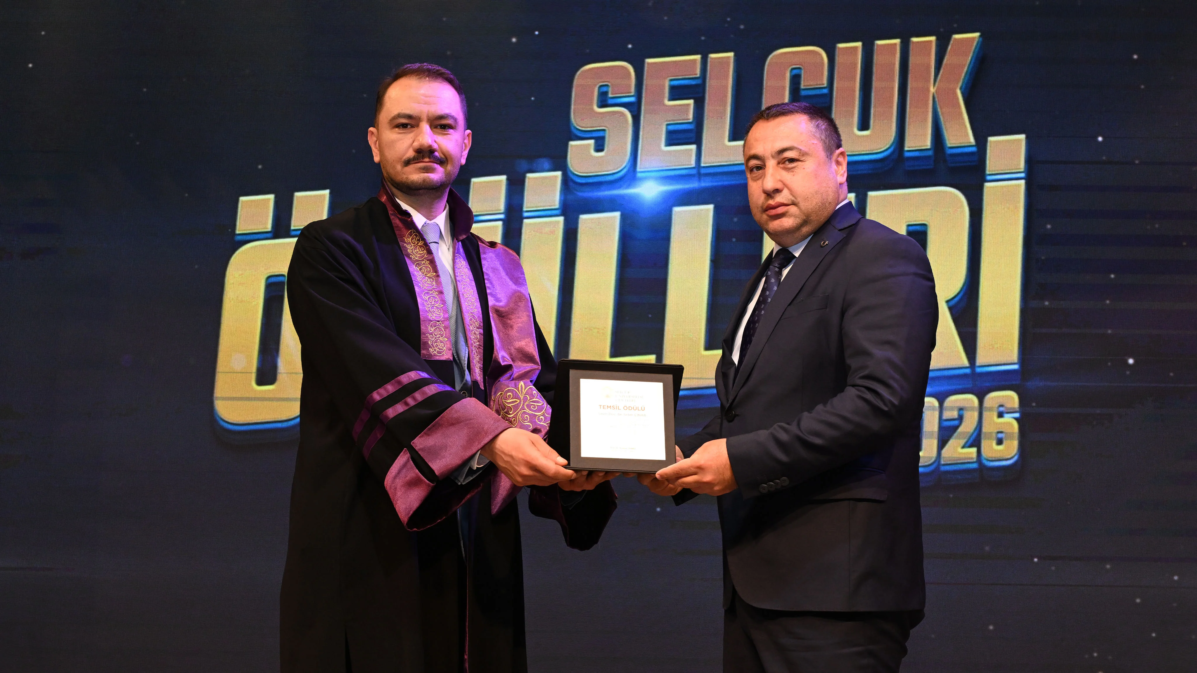 Selçuk Üniversitesinde başarıya katkı sağlayanlar ödüllendirildi