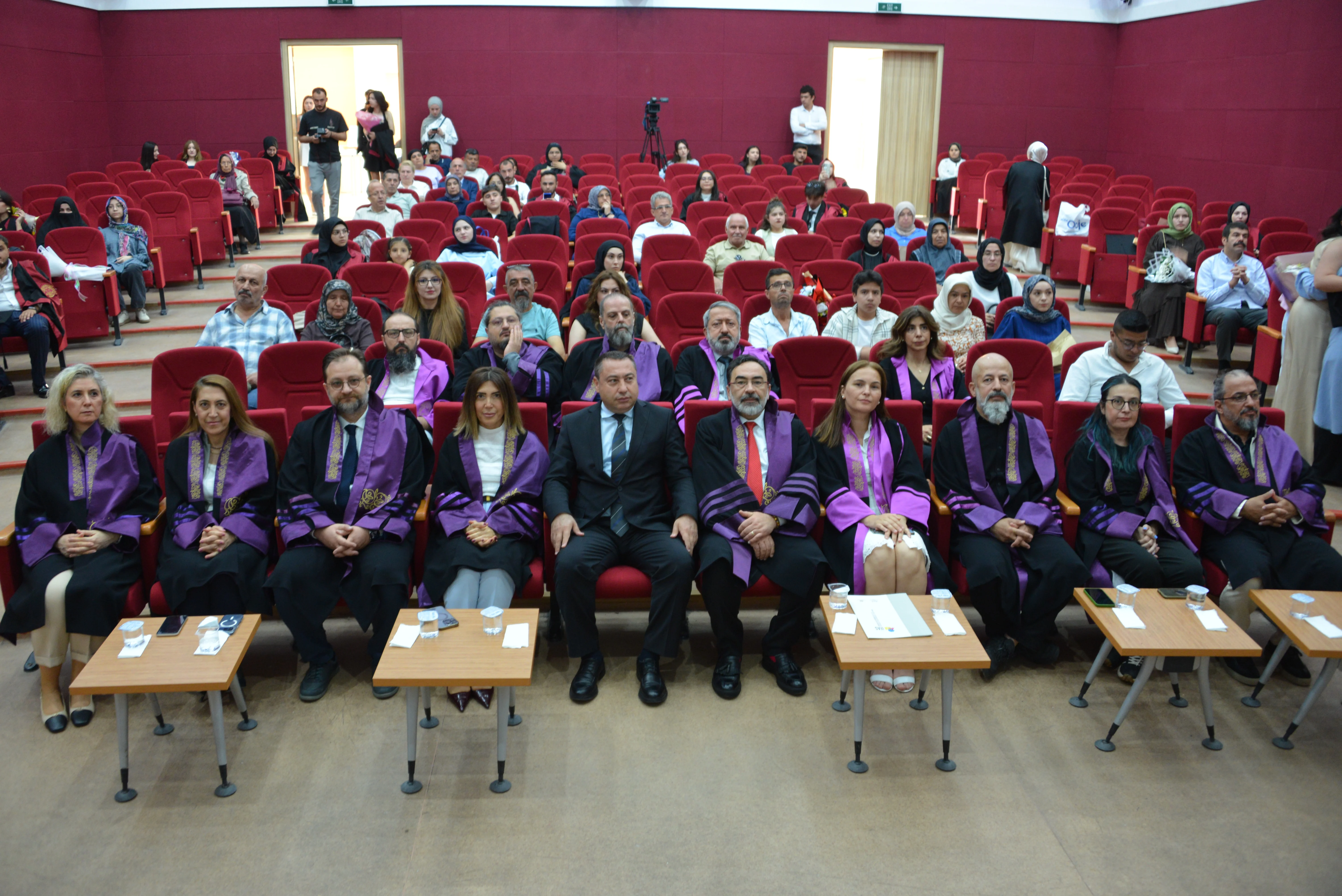Fakültemizde Mezuniyet Coşkusu ve Yıl Sonu Sergisi Heyecanı