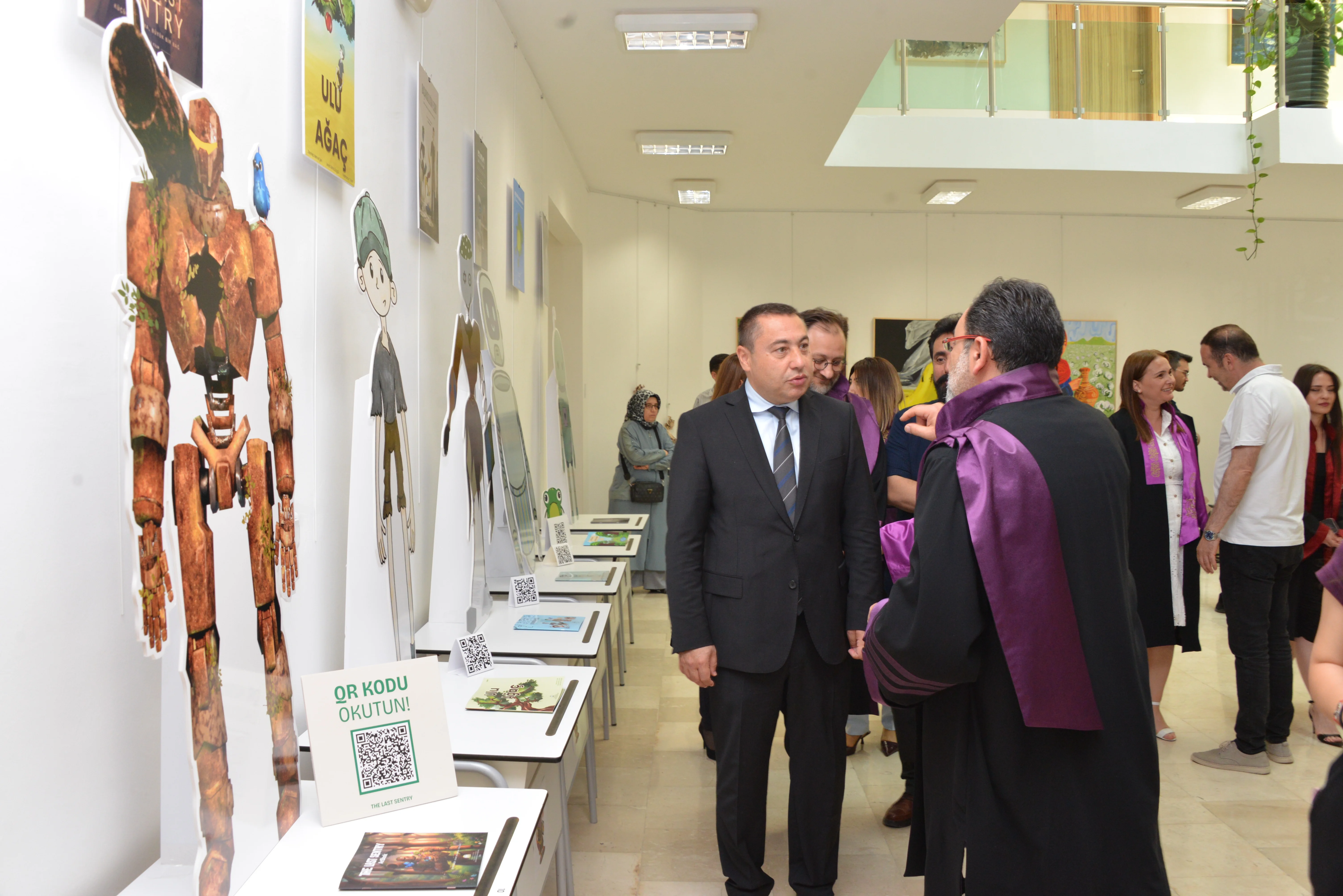 Fakültemizde Mezuniyet Coşkusu ve Yıl Sonu Sergisi Heyecanı
