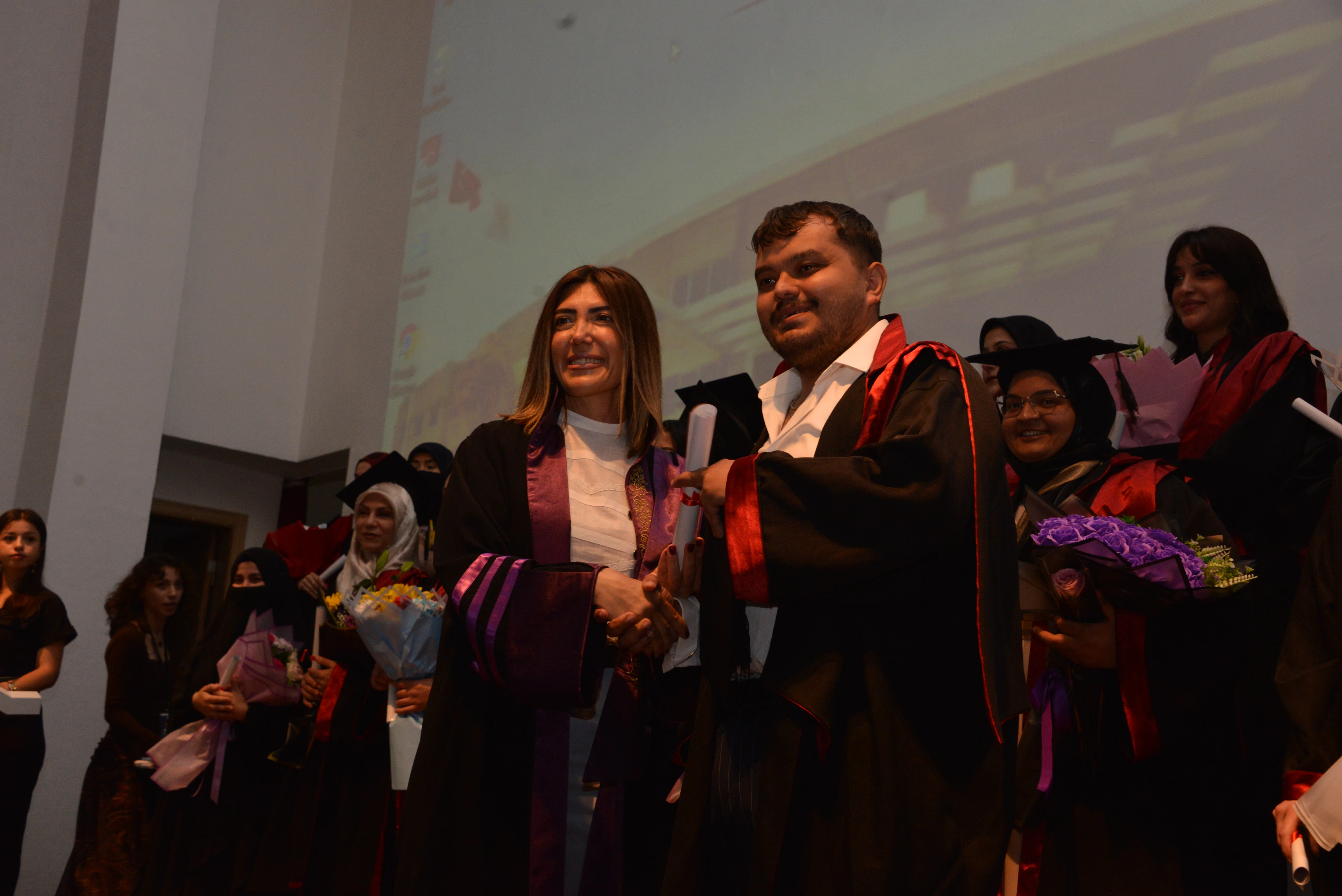 Fakültemizde Mezuniyet Coşkusu ve Yıl Sonu Sergisi Heyecanı