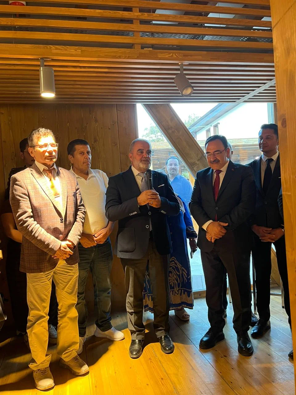 Fakültemiz Dekanı Prof. Dr. İlham Enveroğlu’nun “AŞK’A YOLCULUK” adlı Resim Sergisi gerçekleştirildi