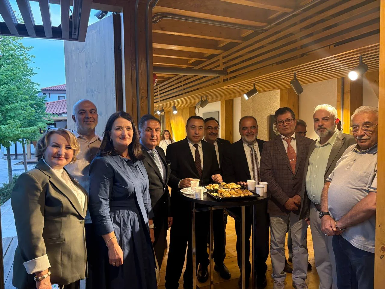 Fakültemiz Dekanı Prof. Dr. İlham Enveroğlu’nun “AŞK’A YOLCULUK” adlı Resim Sergisi gerçekleştirildi