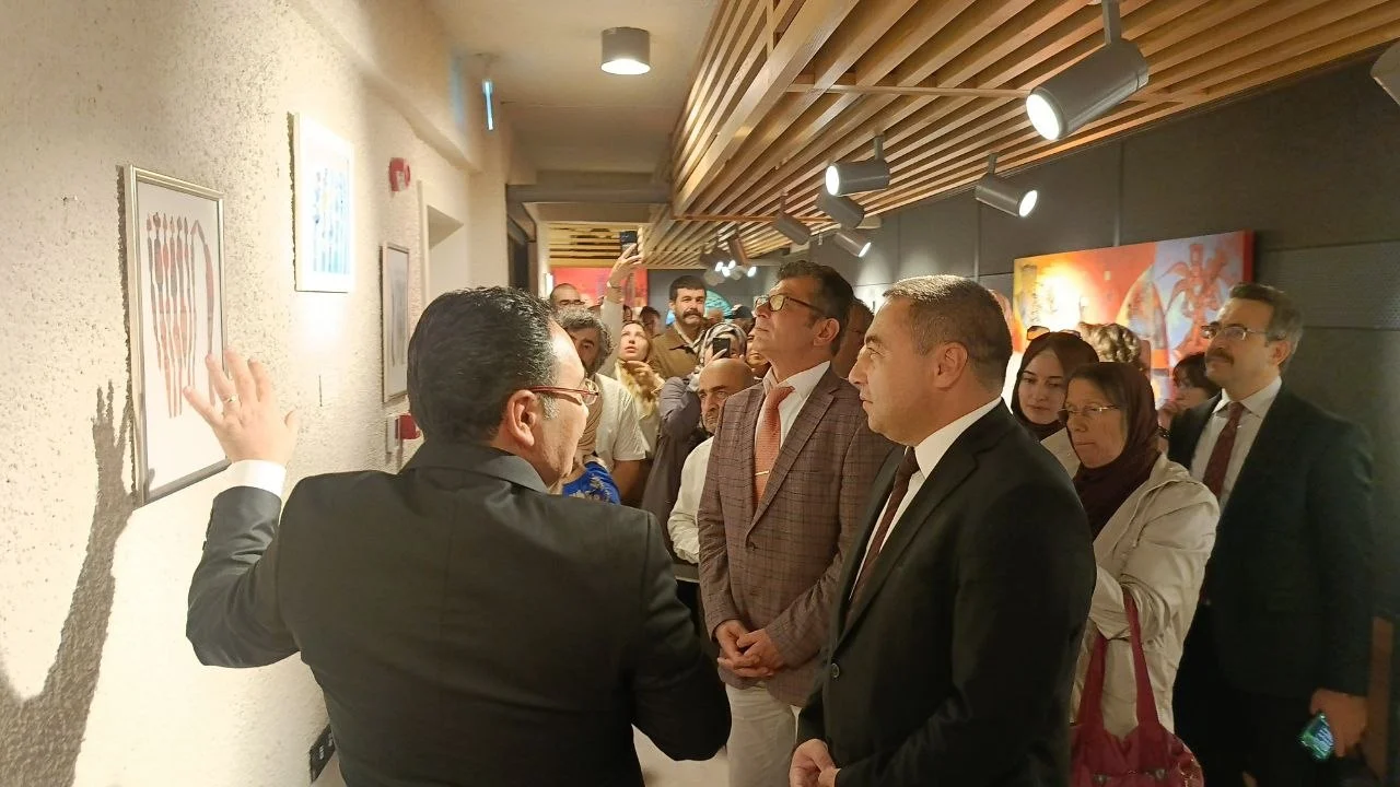 Fakültemiz Dekanı Prof. Dr. İlham Enveroğlu’nun “AŞK’A YOLCULUK” adlı Resim Sergisi gerçekleştirildi