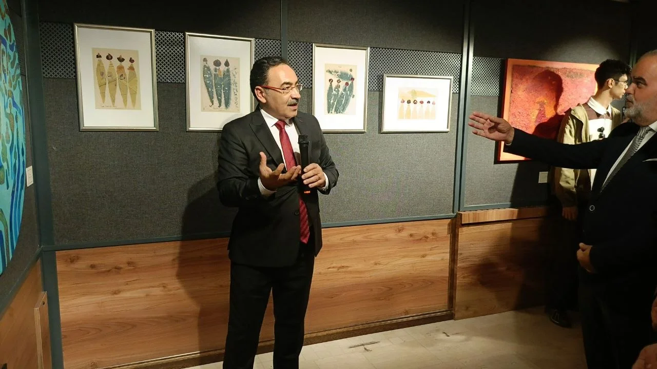 Fakültemiz Dekanı Prof. Dr. İlham Enveroğlu’nun “AŞK’A YOLCULUK” adlı Resim Sergisi gerçekleştirildi