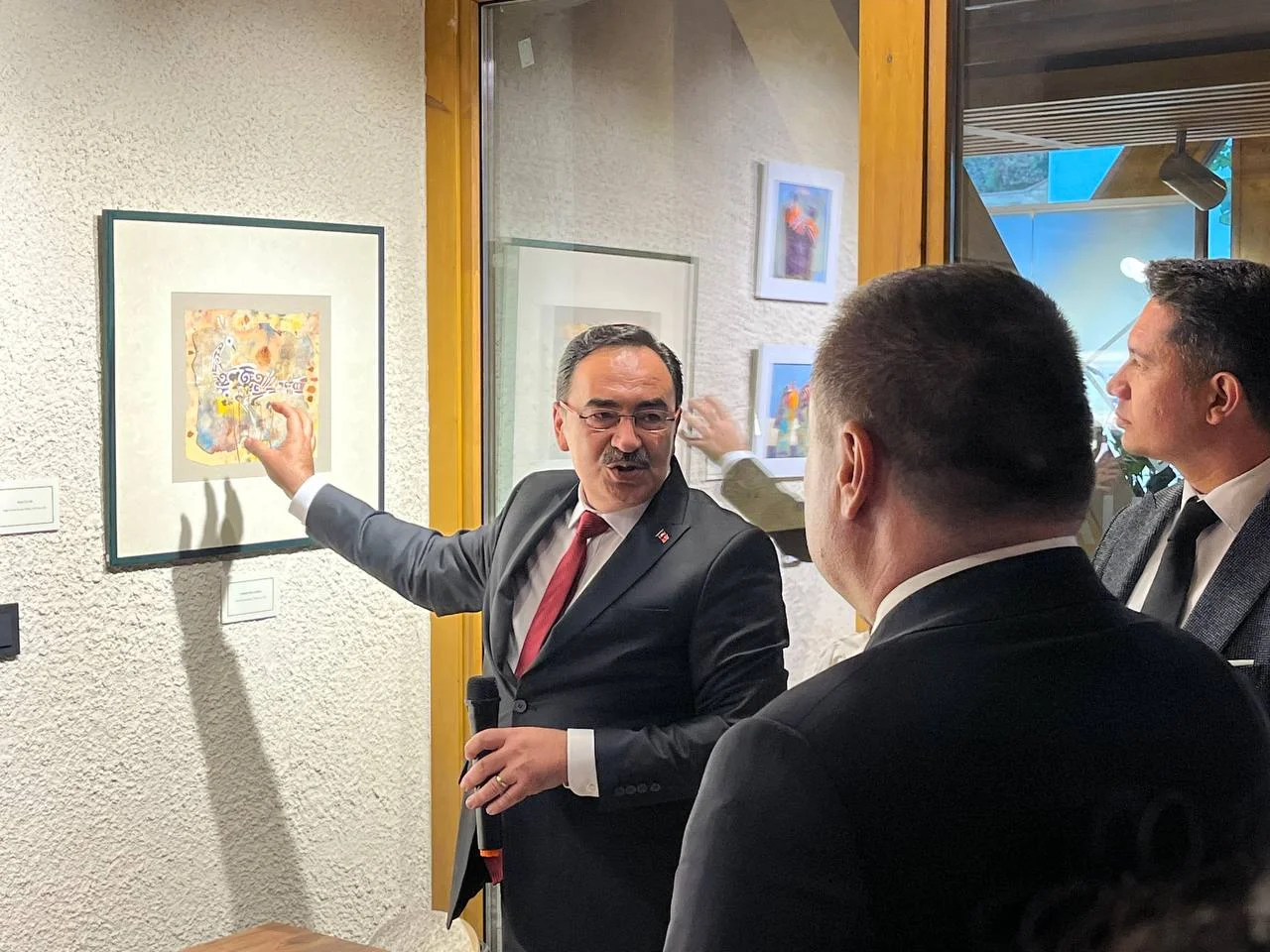 Fakültemiz Dekanı Prof. Dr. İlham Enveroğlu’nun “AŞK’A YOLCULUK” adlı Resim Sergisi gerçekleştirildi