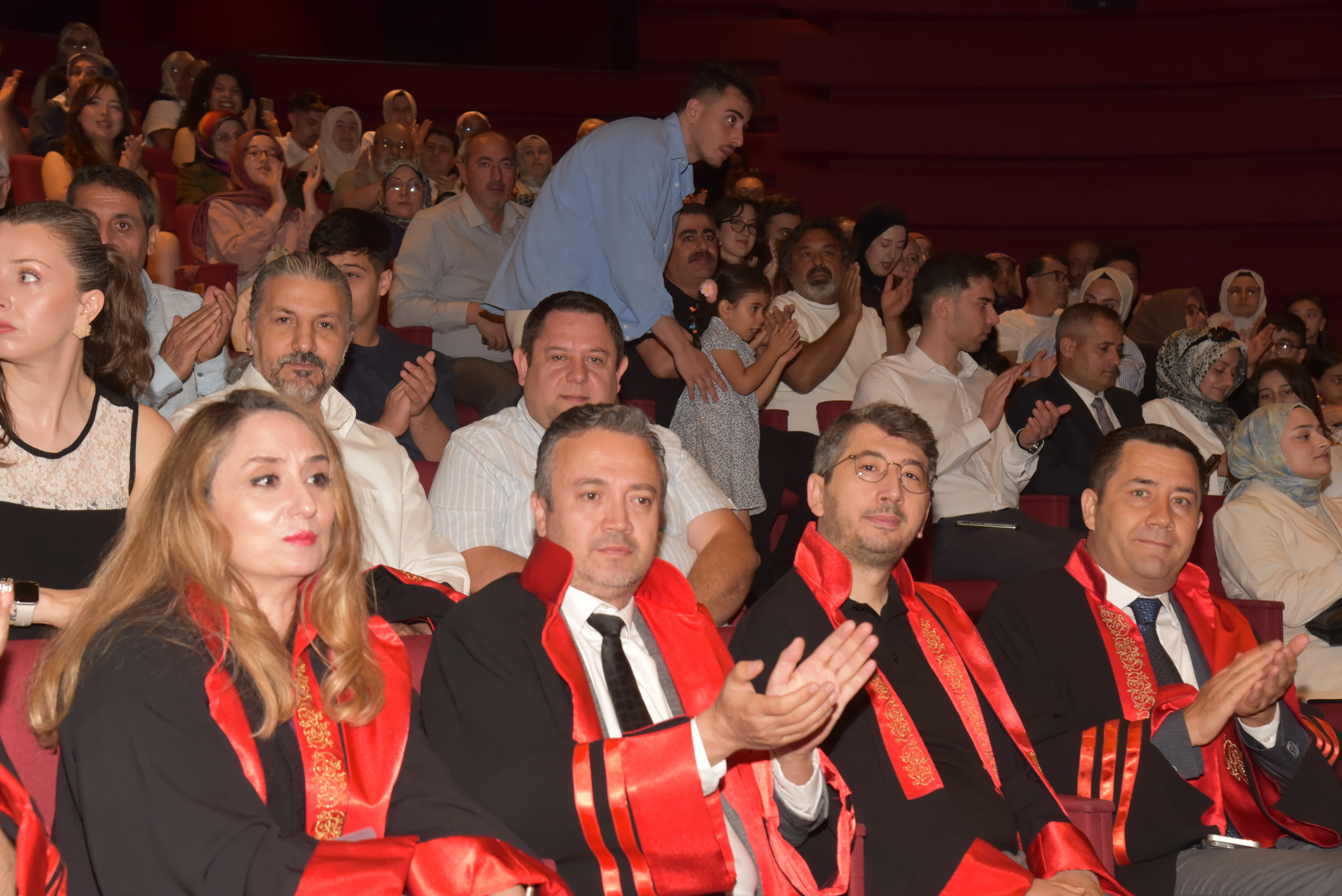 Fakültemiz 2025-2026 Eğitim-Öğretim Yılı Mezuniyet Töreni Yapıldı.