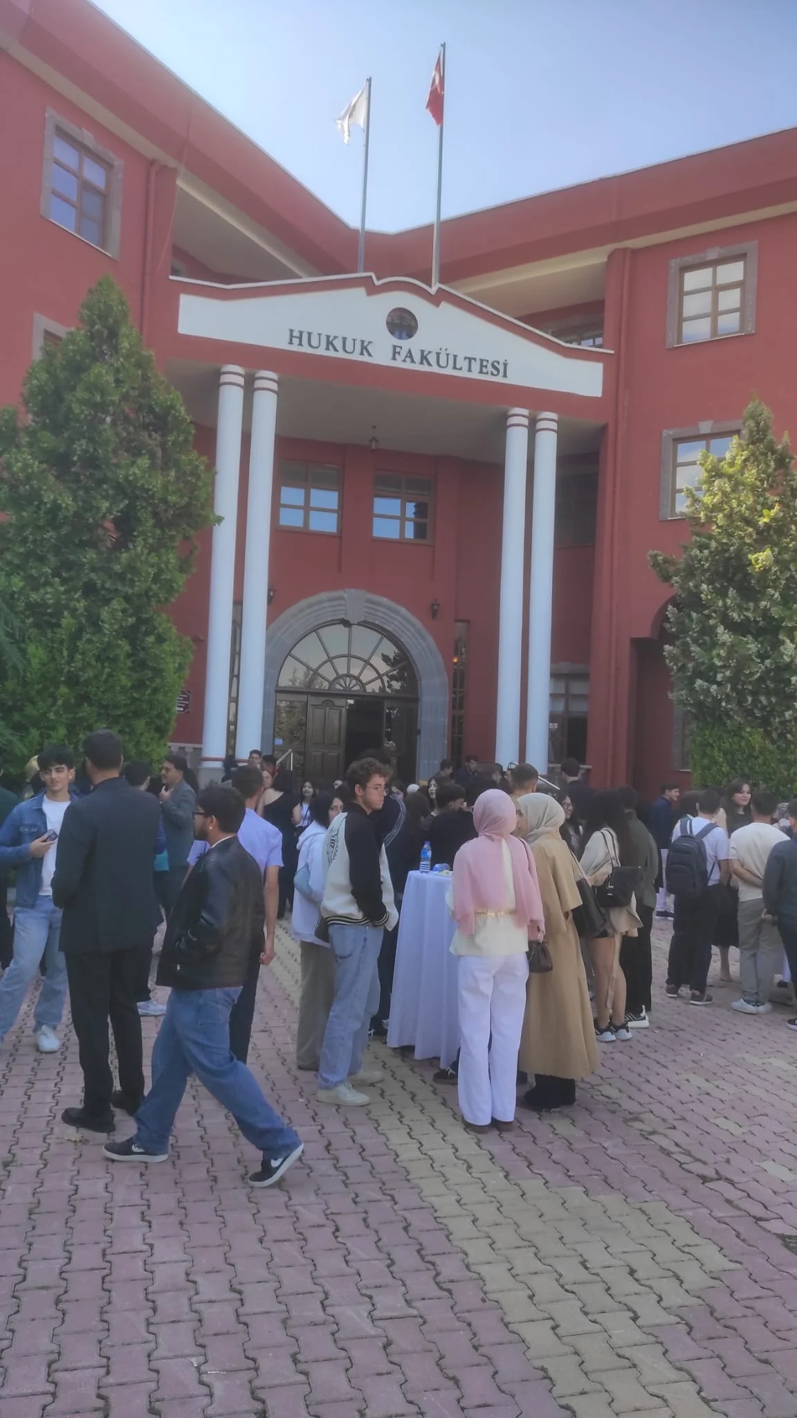 2026-2027 Akademik Yılı açılış dersi ve oryantasyon programı, Fakültemizde düzenlenen etkinliklerle gerçekleştirildi.